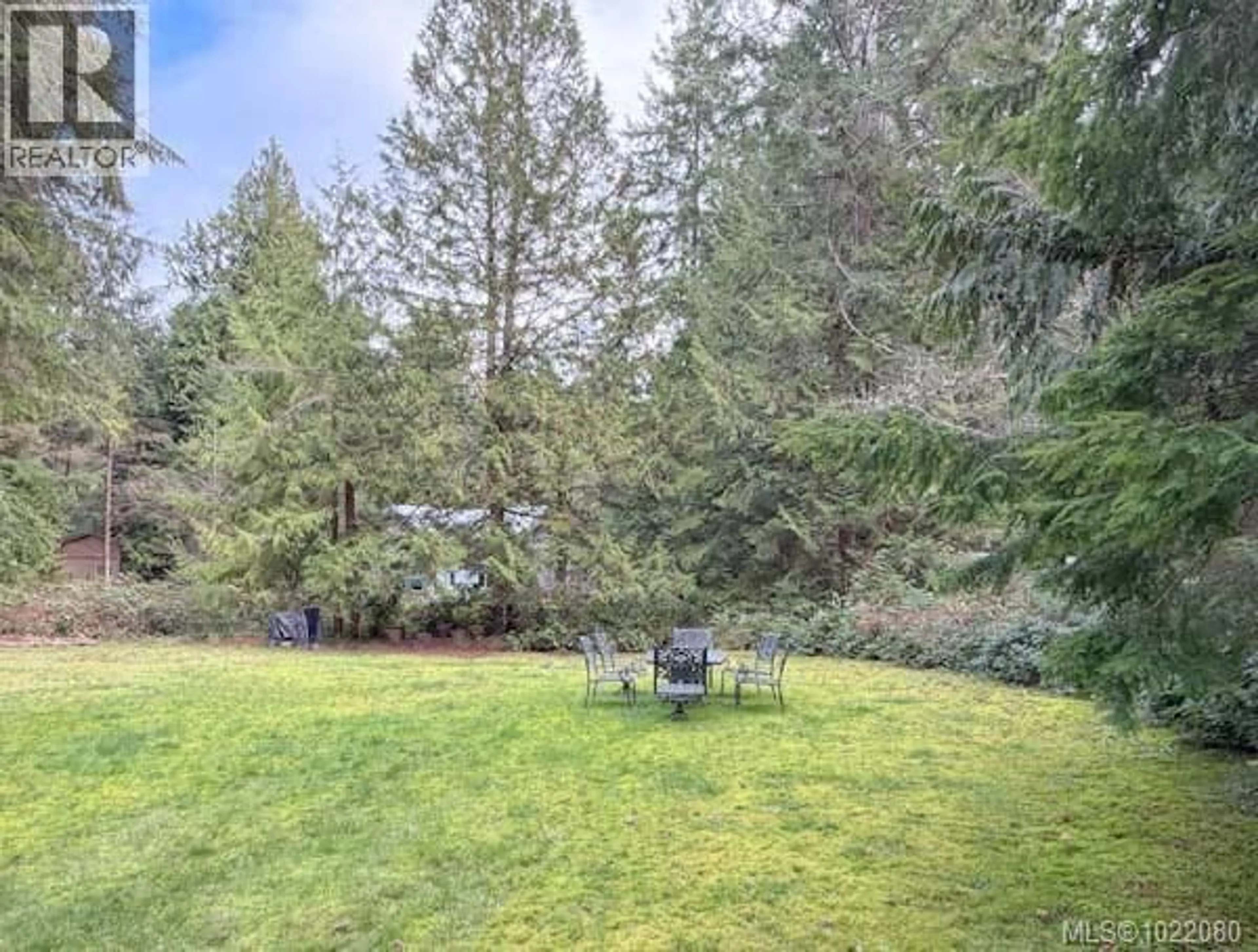 A pic from outside/outdoor area/front of a property/back of a property/a pic from drone, forest/trees view for 160 GABRIOLA CRESCENT, Gabriola Island British Columbia V0R1X1