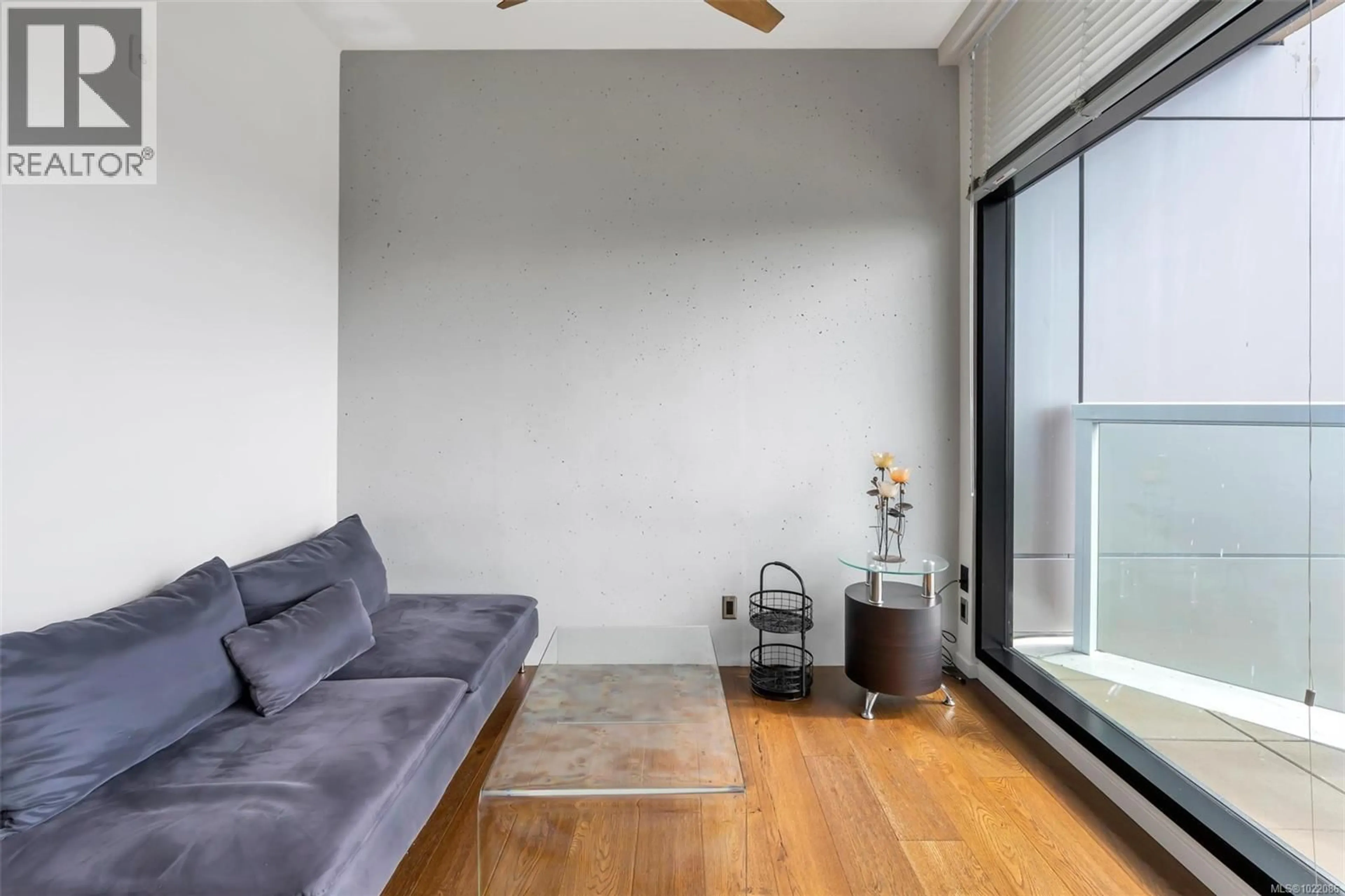 Living room with furniture, unknown for 908 - 1029 VIEW STREET, Victoria British Columbia V8V0C9