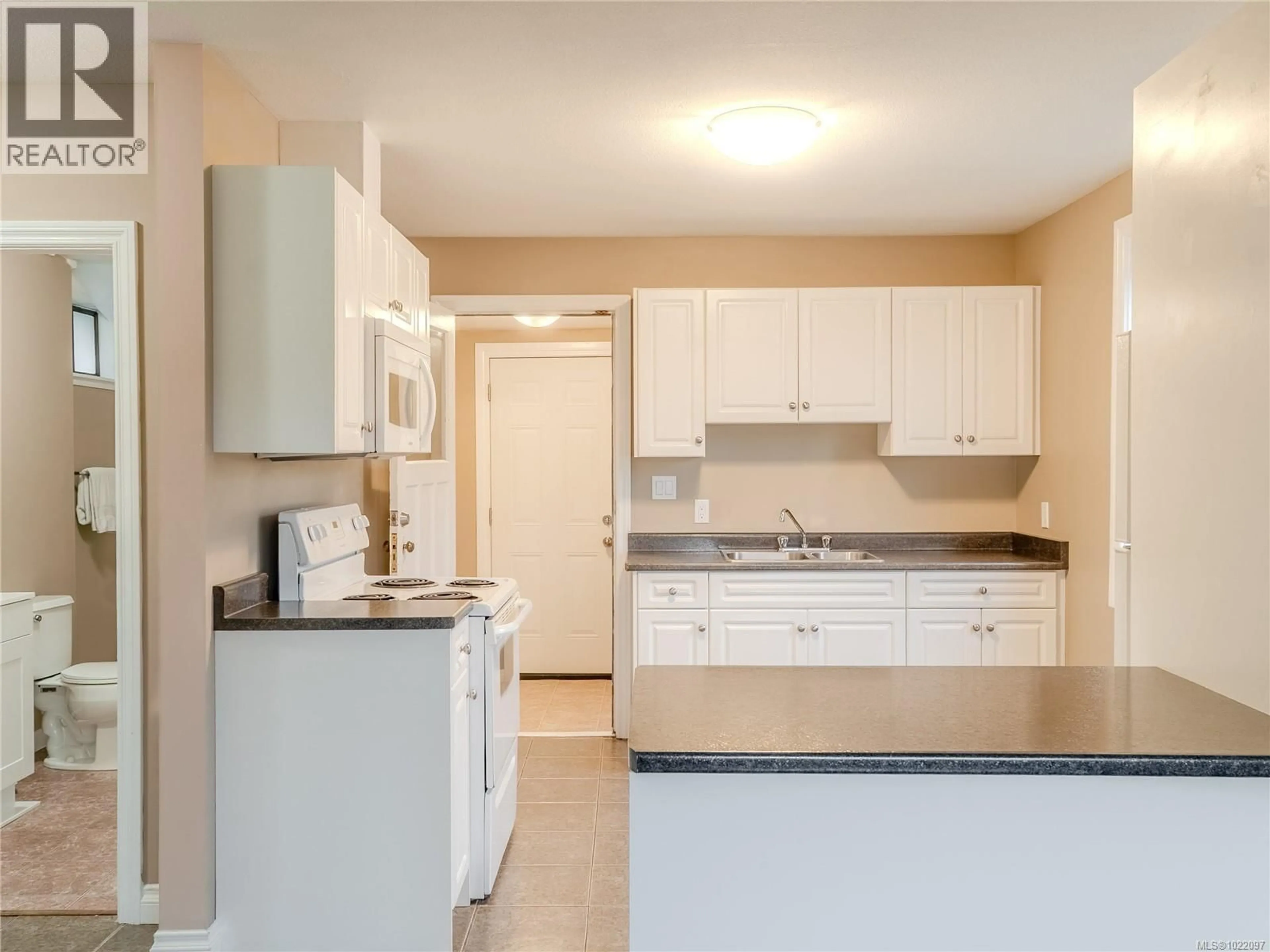 Standard kitchen, unknown for 1381 DISCOVERY AVENUE, Nanaimo British Columbia V9S5B5