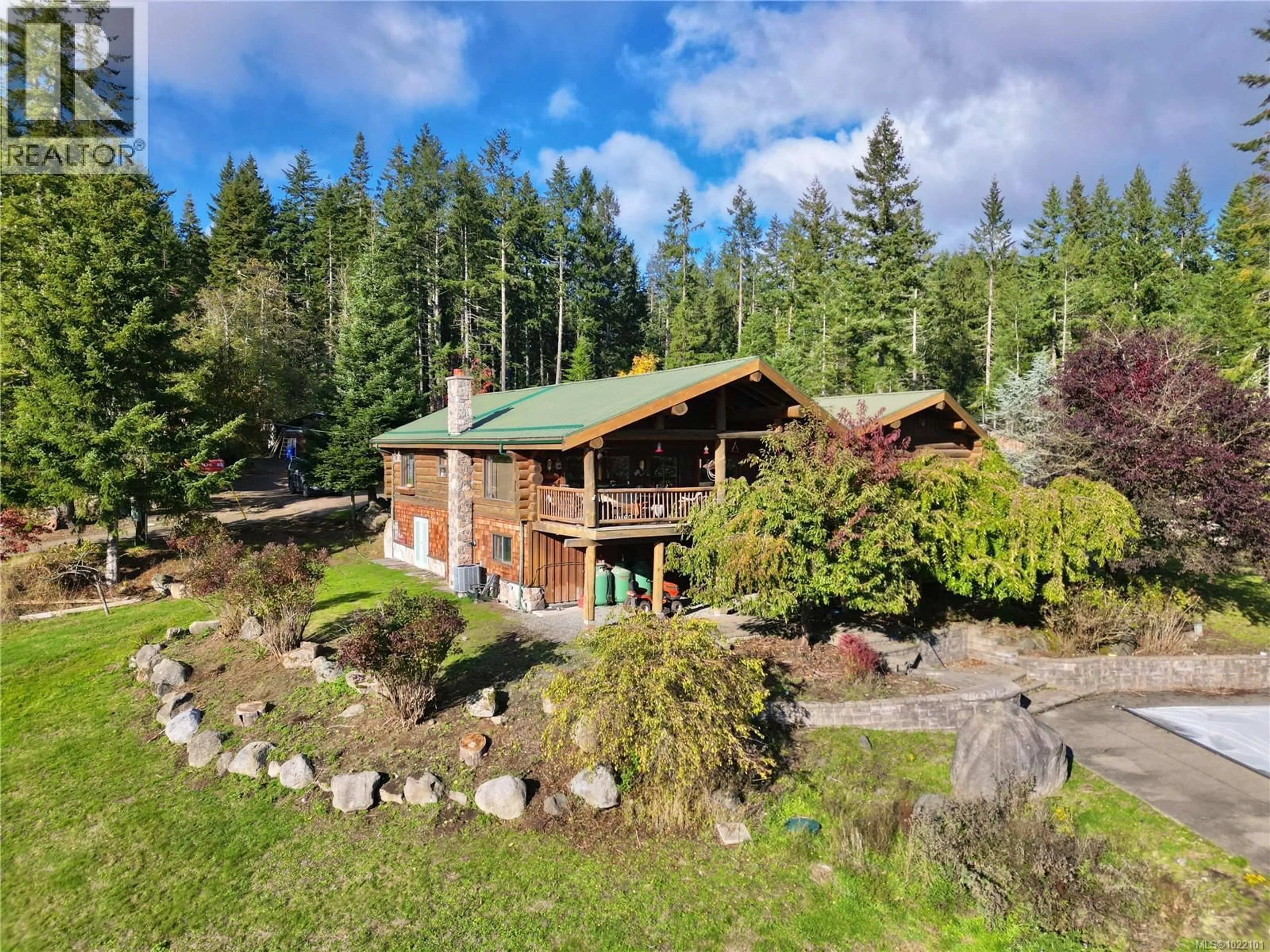 A pic from outside/outdoor area/front of a property/back of a property/a pic from drone, unknown for 6645 HILLCREST ROAD, Duncan British Columbia V9L6K4