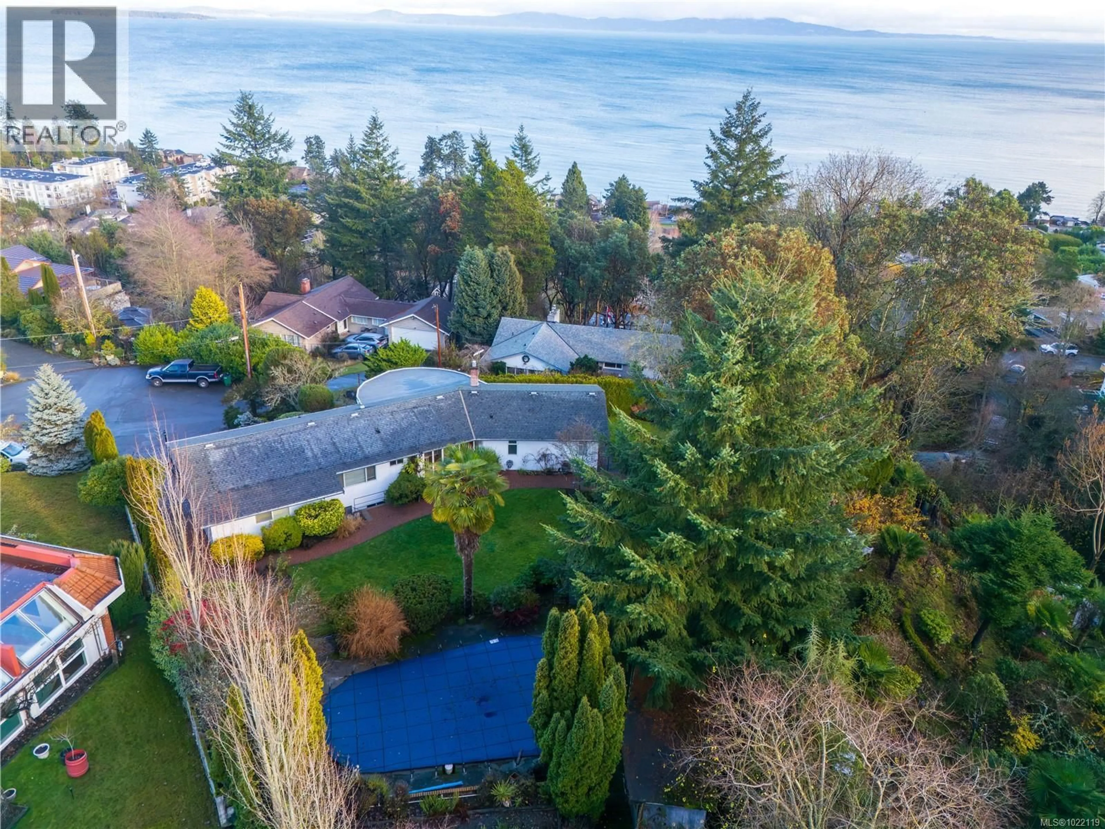 A pic from outside/outdoor area/front of a property/back of a property/a pic from drone, water/lake/river/ocean view for 5054 CATALINA TERRACE, Saanich British Columbia V8Y2A5