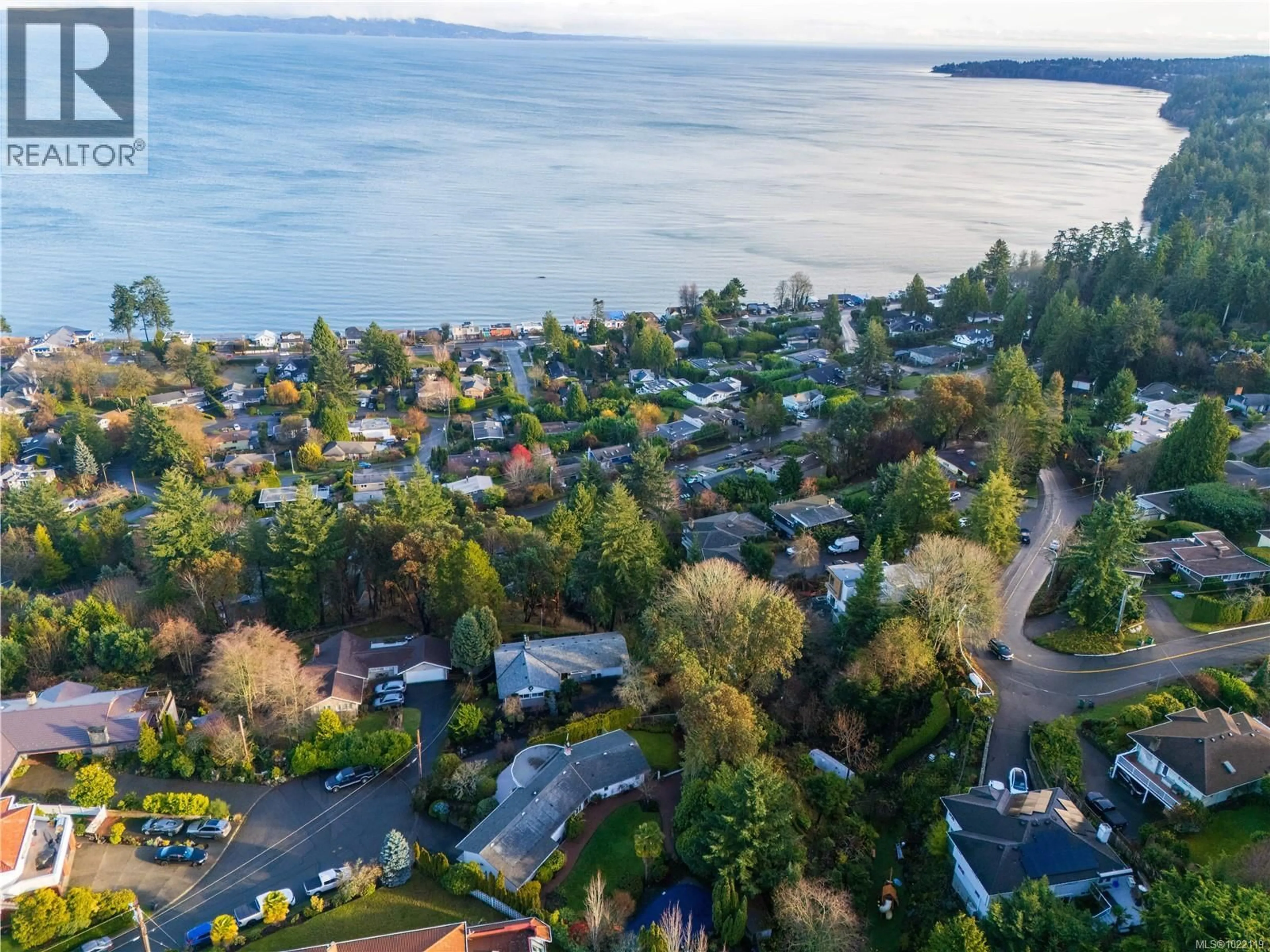 A pic from outside/outdoor area/front of a property/back of a property/a pic from drone, water/lake/river/ocean view for 5054 CATALINA TERRACE, Saanich British Columbia V8Y2A5
