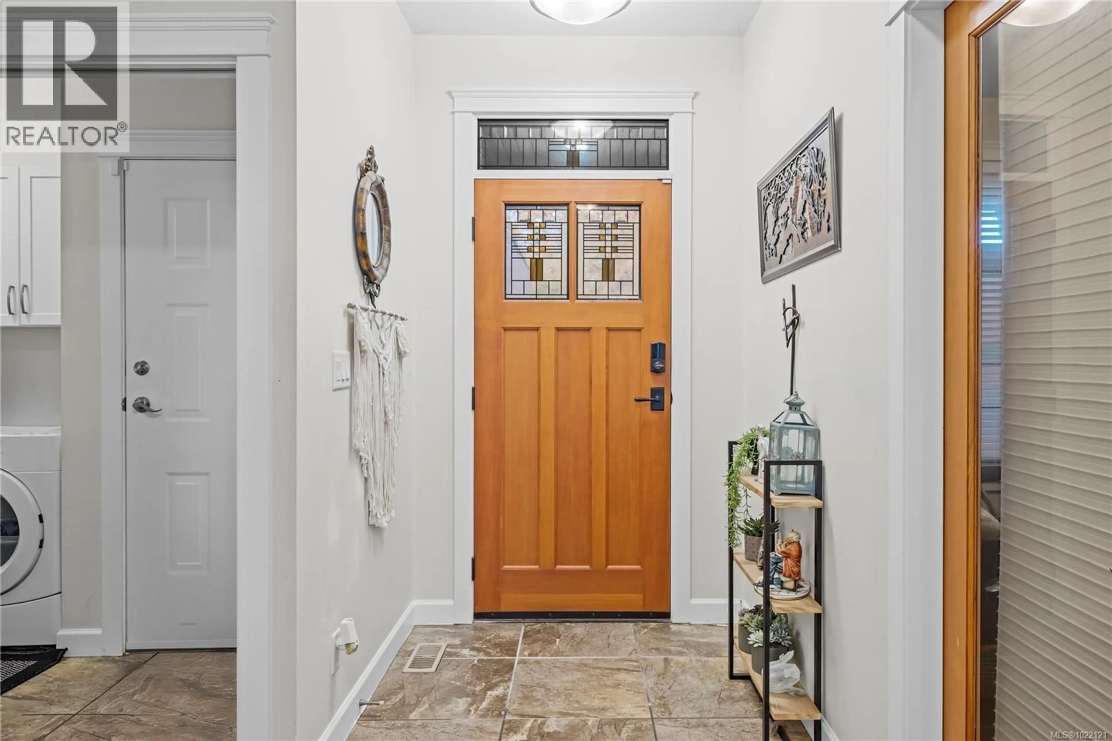 Indoor entryway for 103 - 4921 CORAL WAY, Nanaimo British Columbia V9V0A3