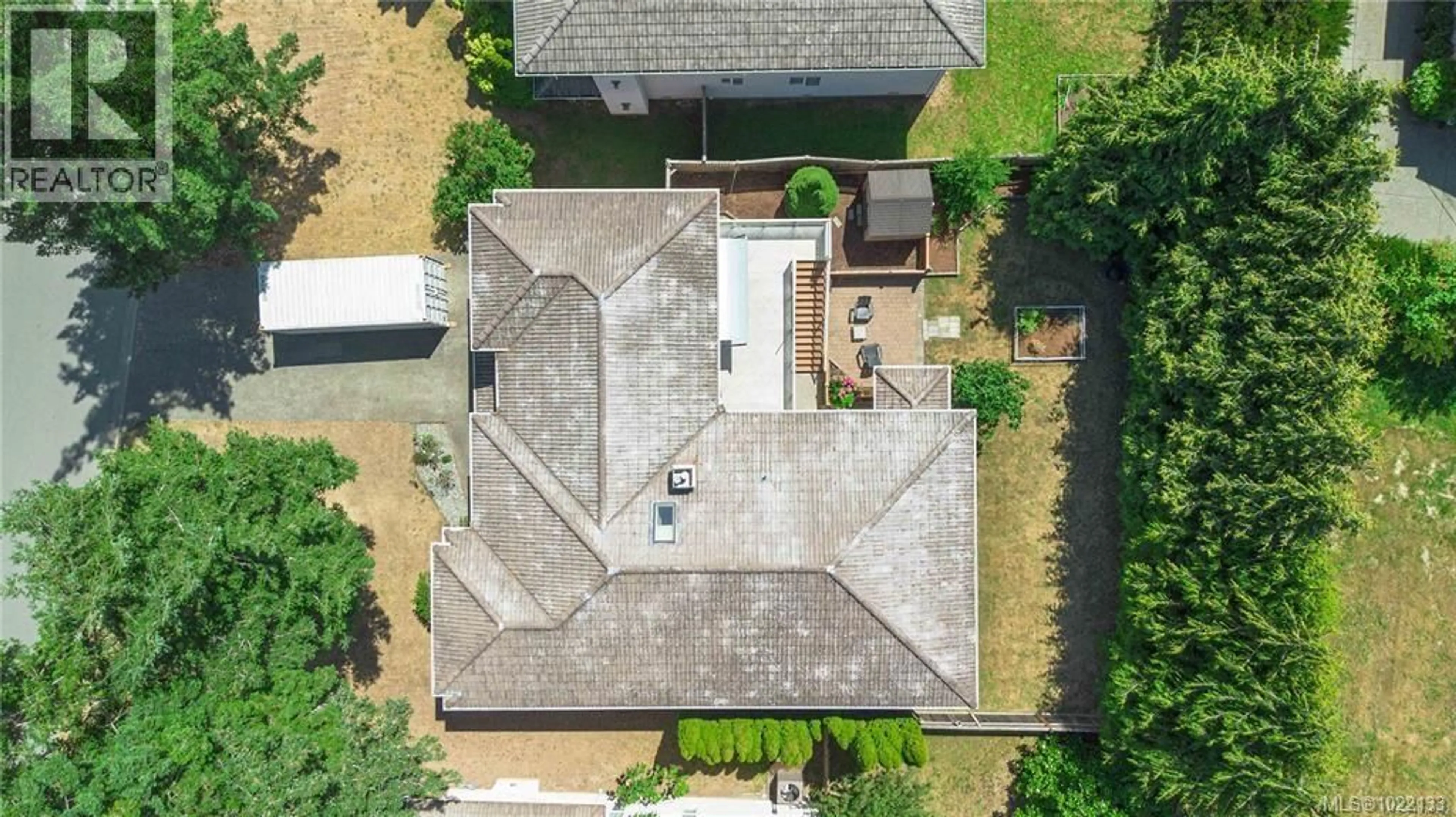 A pic from outside/outdoor area/front of a property/back of a property/a pic from drone, street for 6260 ELAINE WAY, Central Saanich British Columbia V8Z6A1