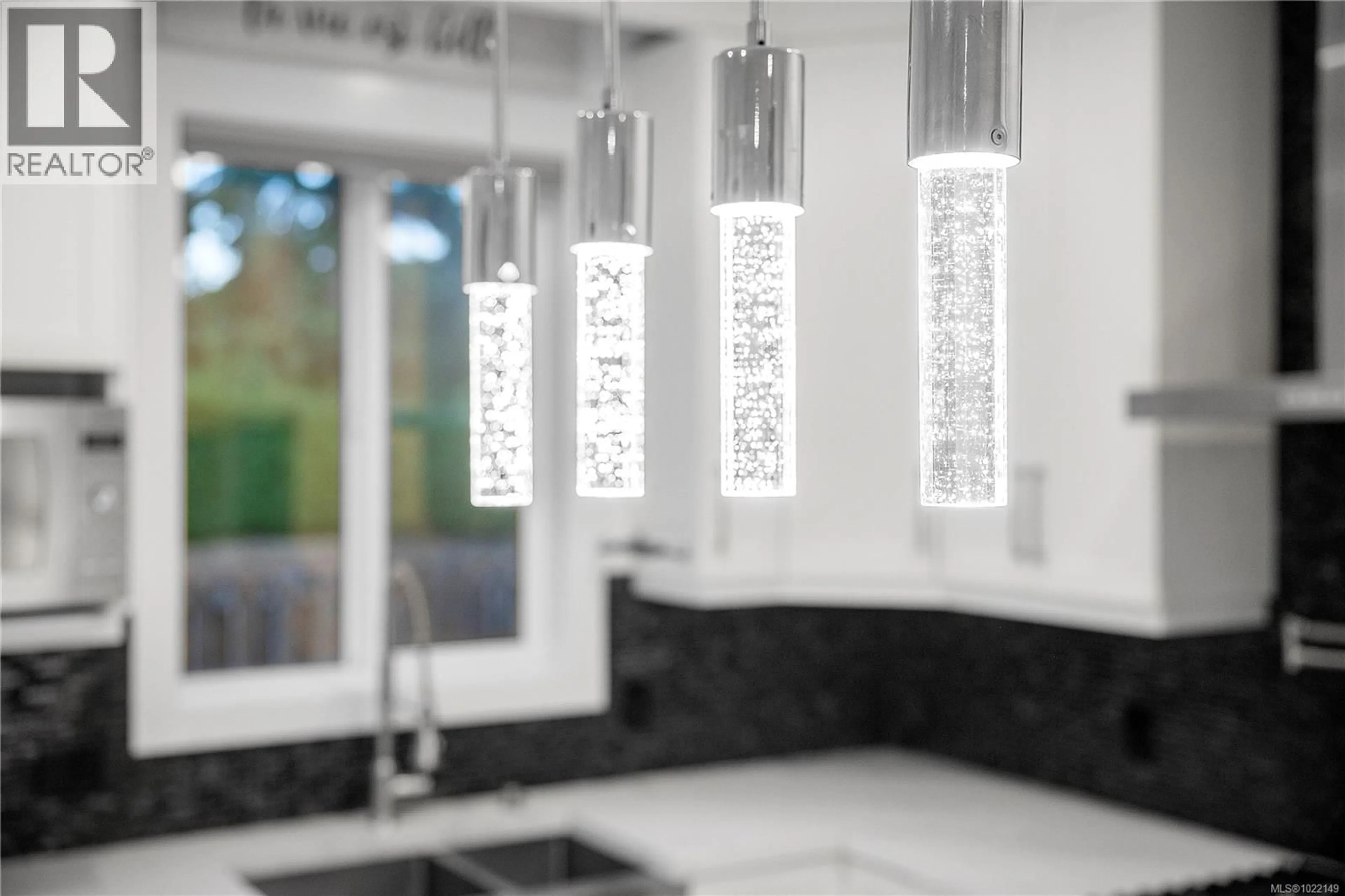 Contemporary kitchen, ceramic/tile floor for 502 DOREEN PLACE, Nanaimo British Columbia V9T4S1