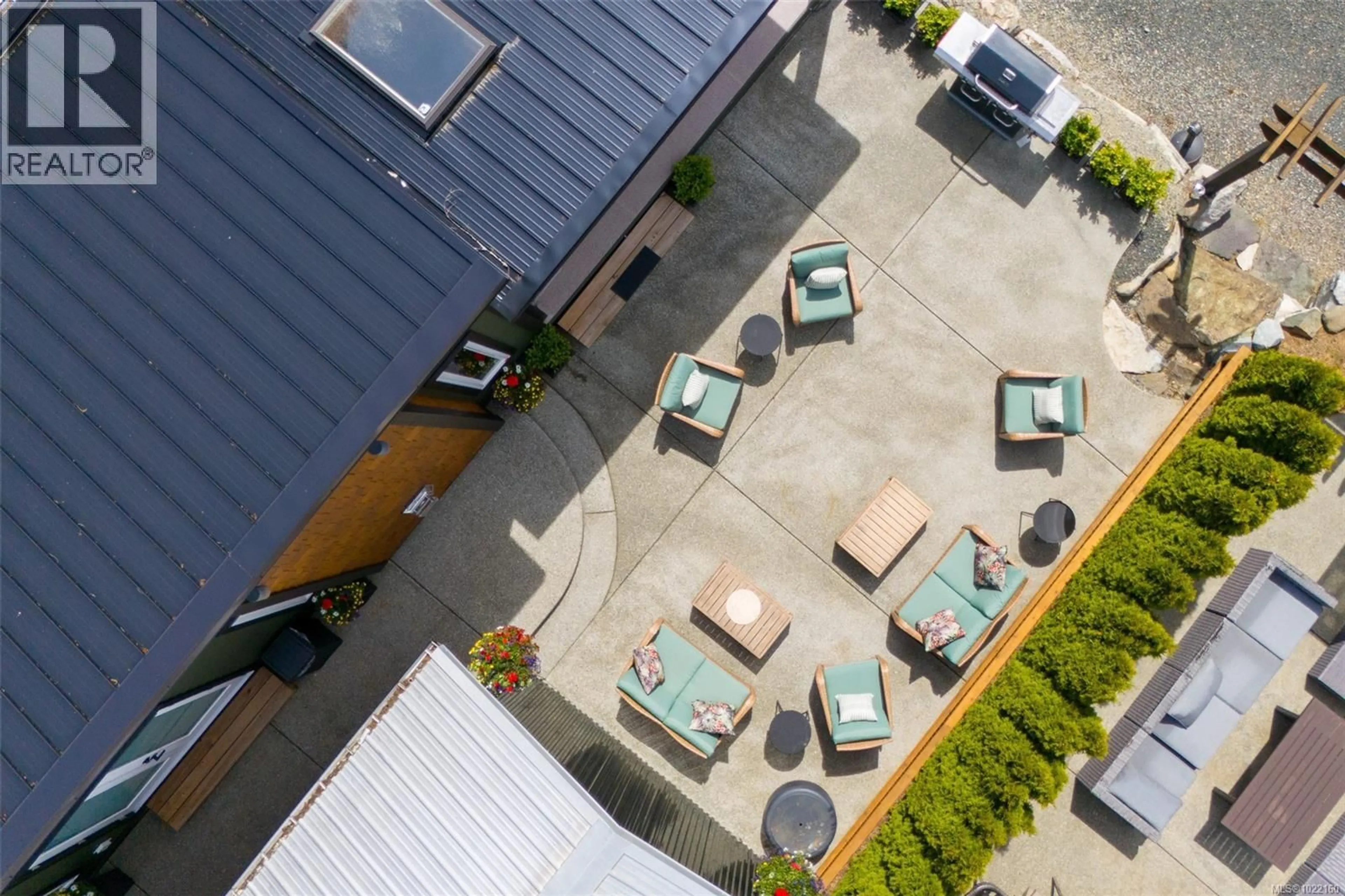 A pic from outside/outdoor area/front of a property/back of a property/a pic from drone, street for 27 - 10750 CENTRAL LAKE ROAD, Port Alberni British Columbia V9Y8Z2