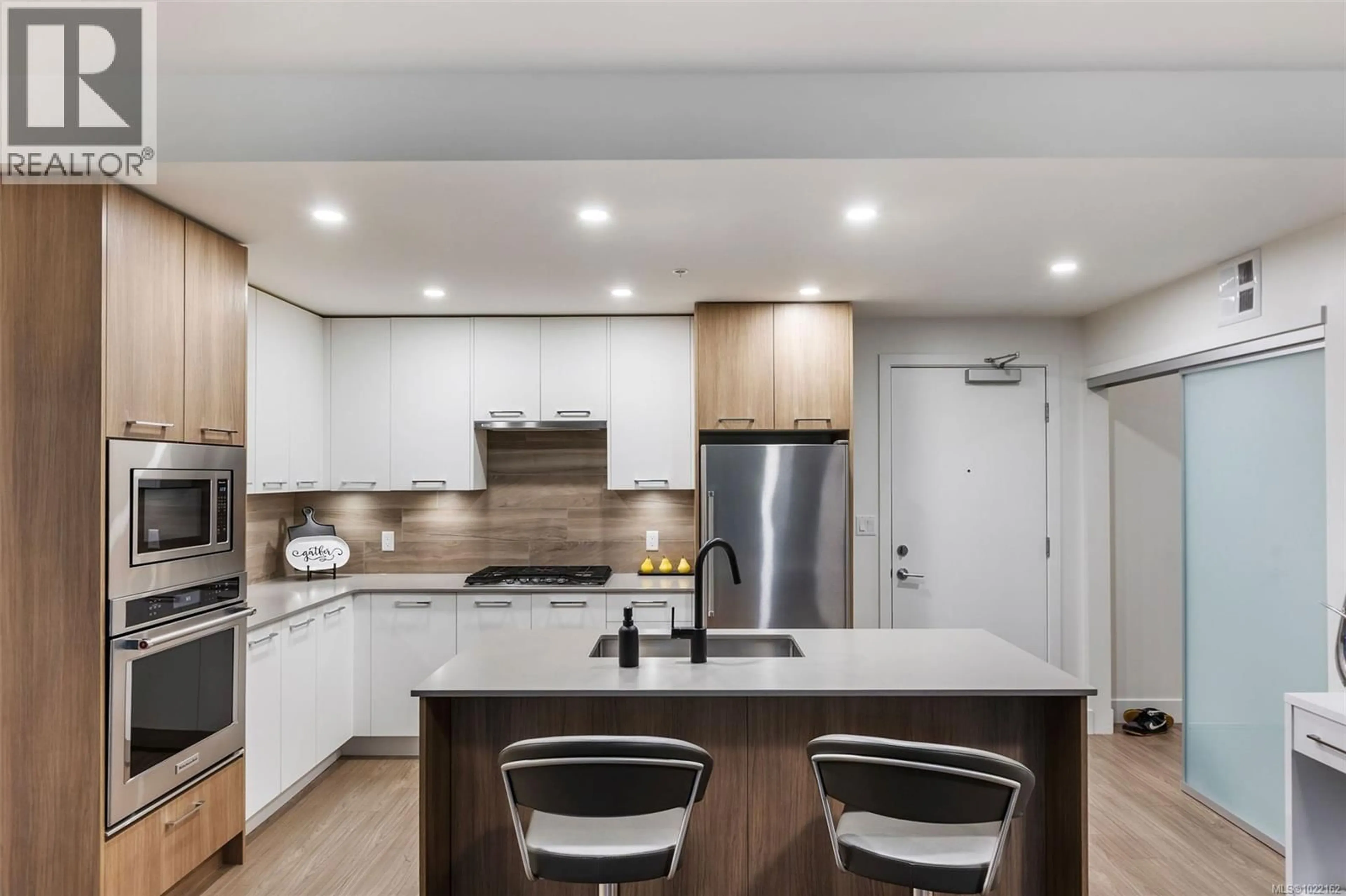 Contemporary kitchen, unknown for 211 - 960 REUNION AVENUE, Langford British Columbia V9B0W5