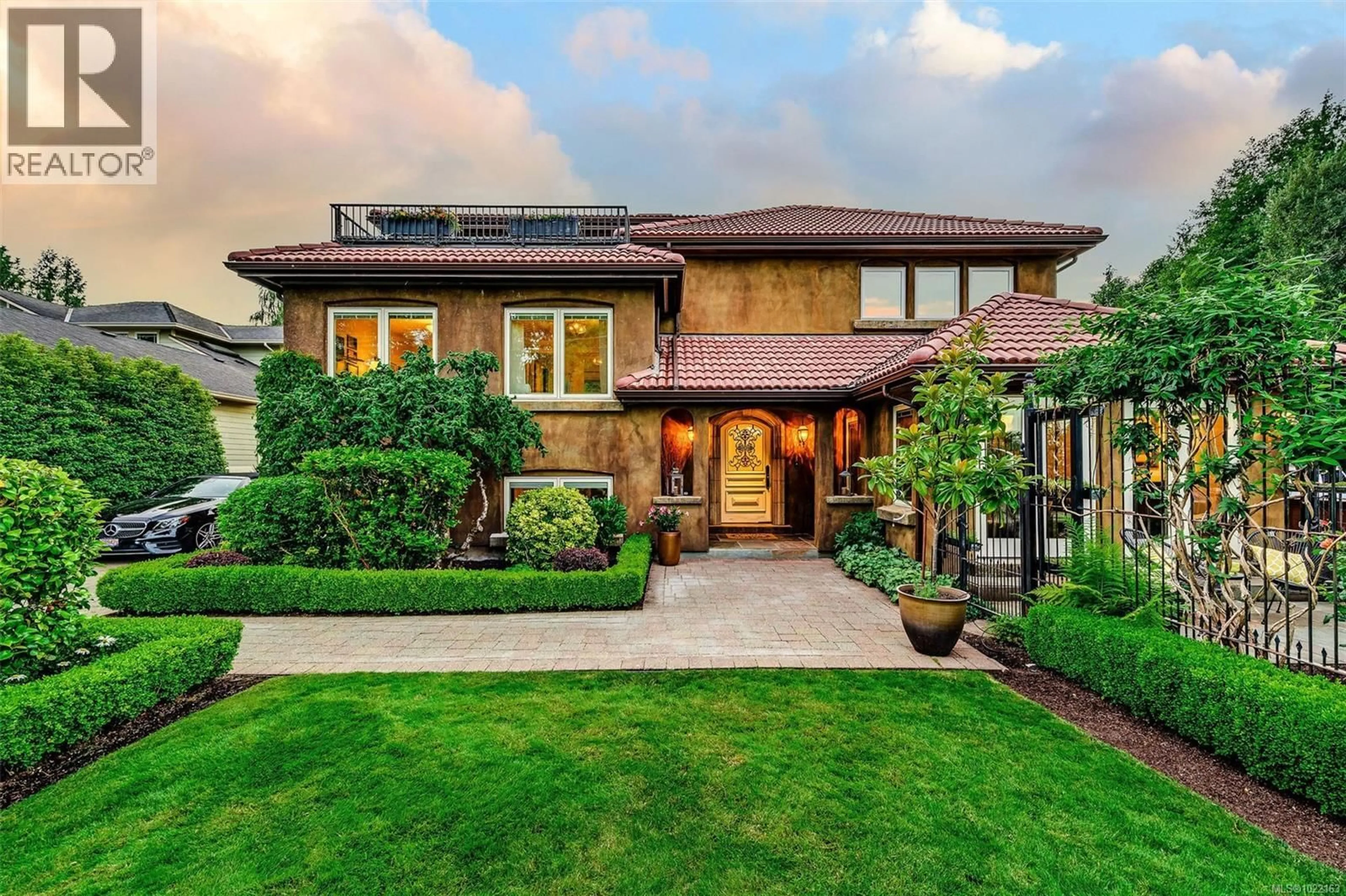 Home with brick exterior material, street for 5388 PARKER AVENUE, Saanich British Columbia V8Y2M9