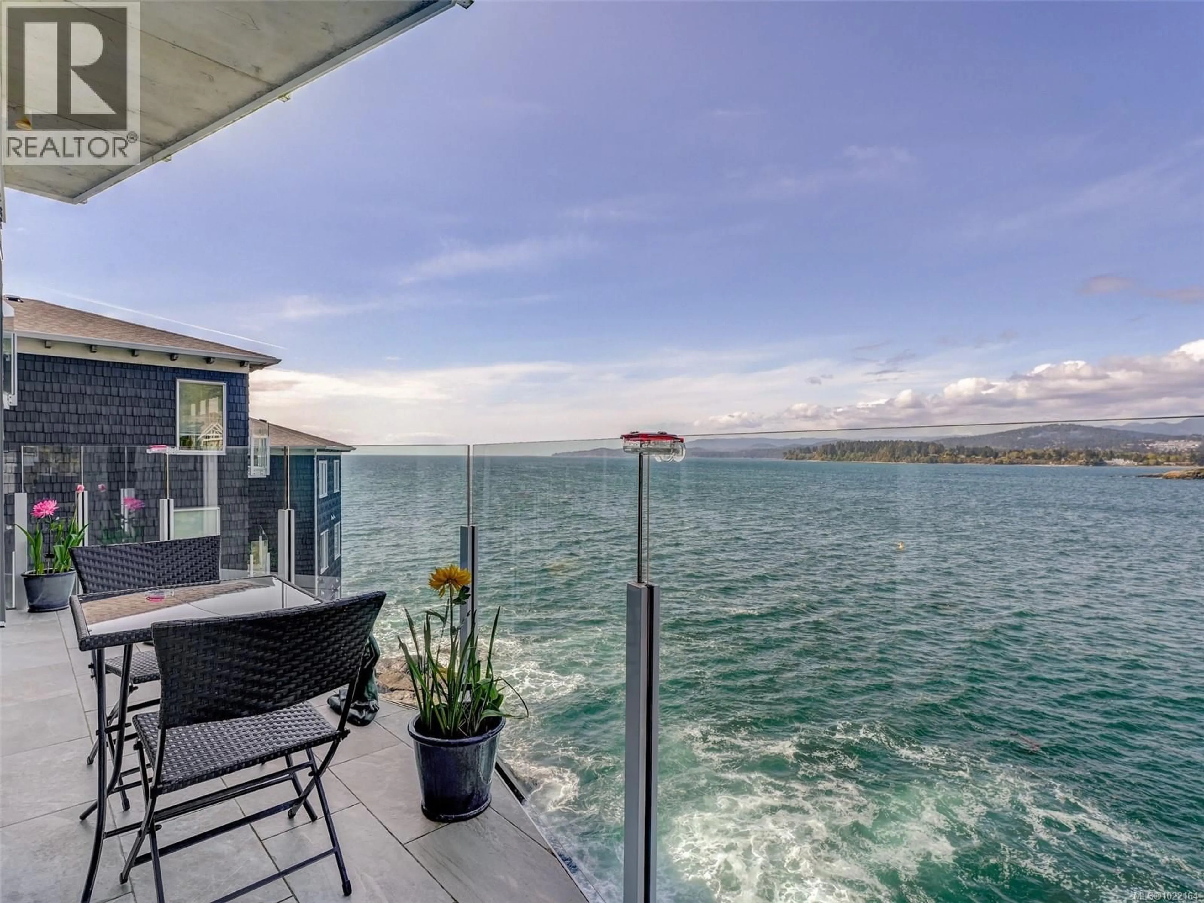 Balcony in the apartment, water/lake/river/ocean view for 8B - 1000 SOOKEPOINT PLACE, Sooke British Columbia V9Z1N8