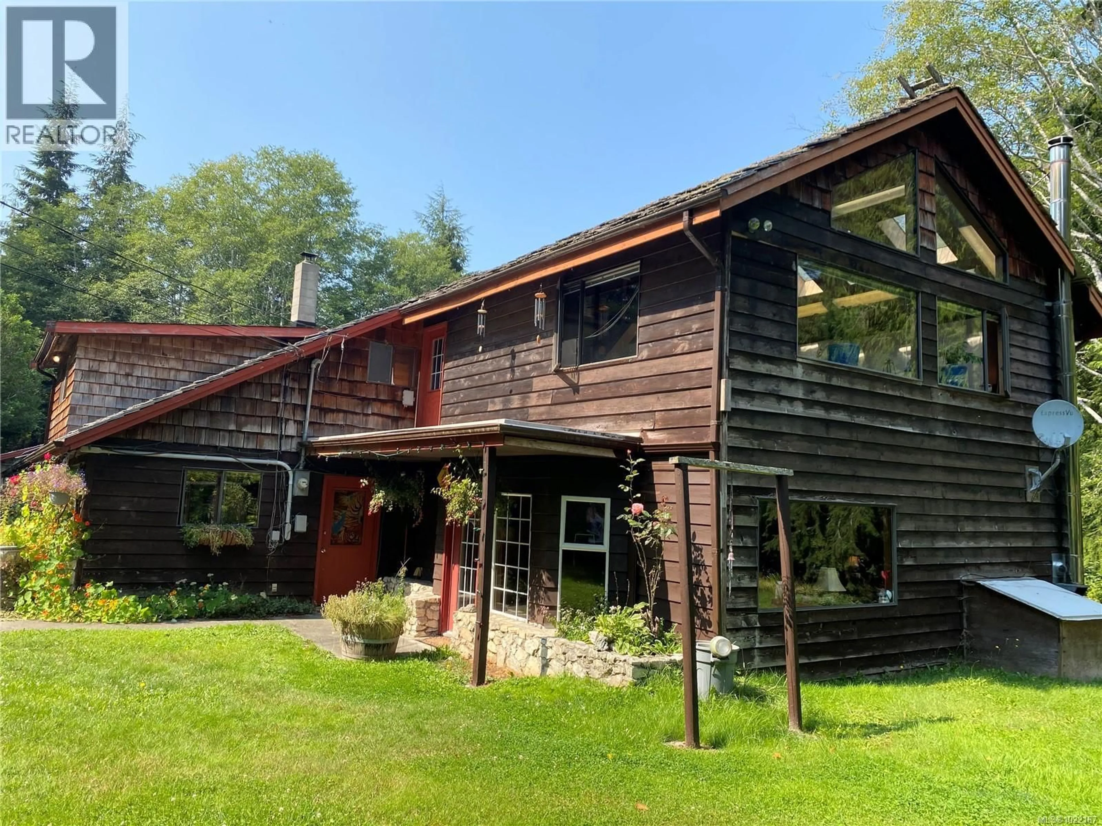 A pic from outside/outdoor area/front of a property/back of a property/a pic from drone, building for 801 NIMPKISH HEIGHTS ROAD, Hyde Creek British Columbia V0N2R0