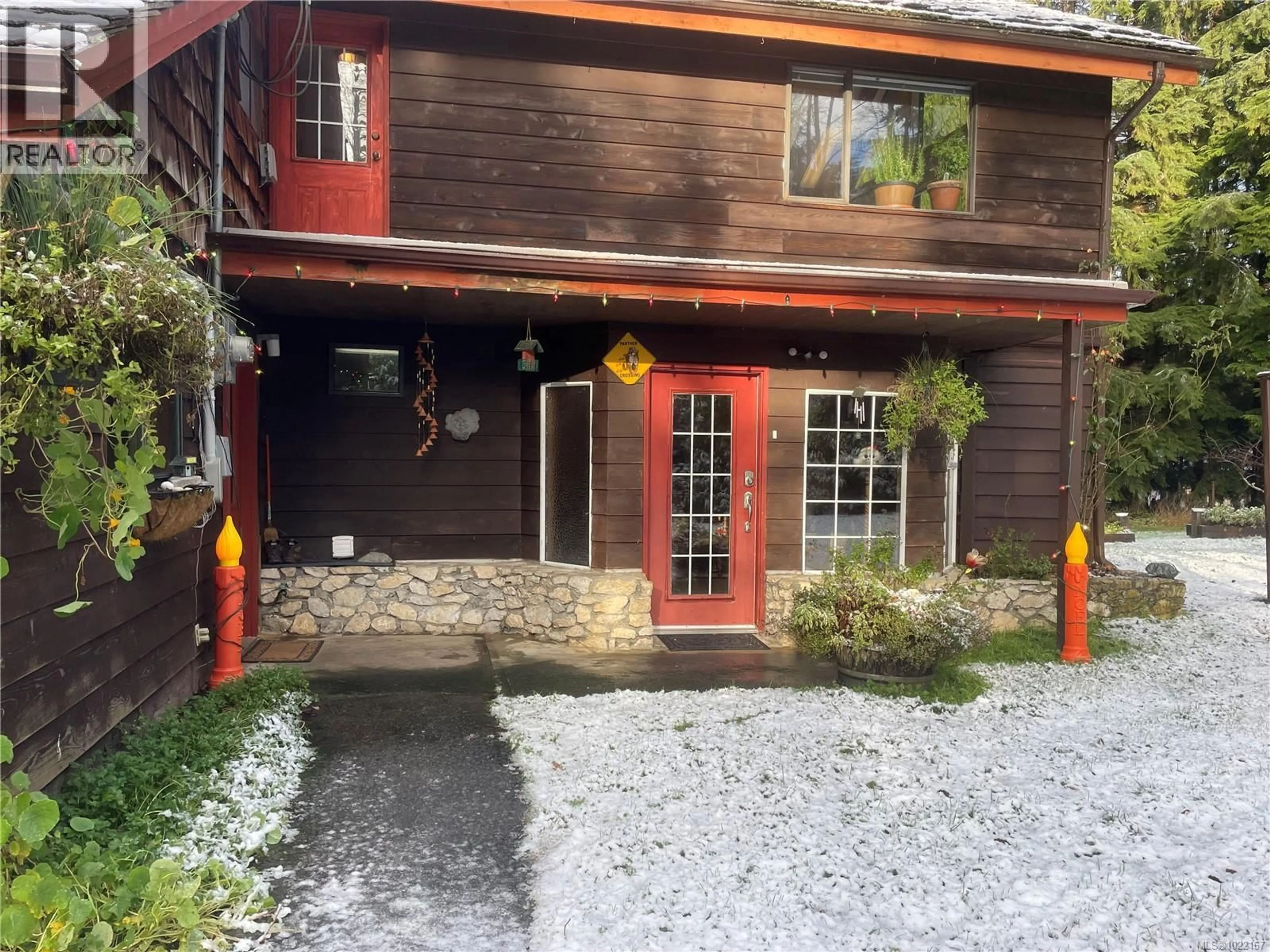 Patio, street for 801 NIMPKISH HEIGHTS ROAD, Hyde Creek British Columbia V0N2R0