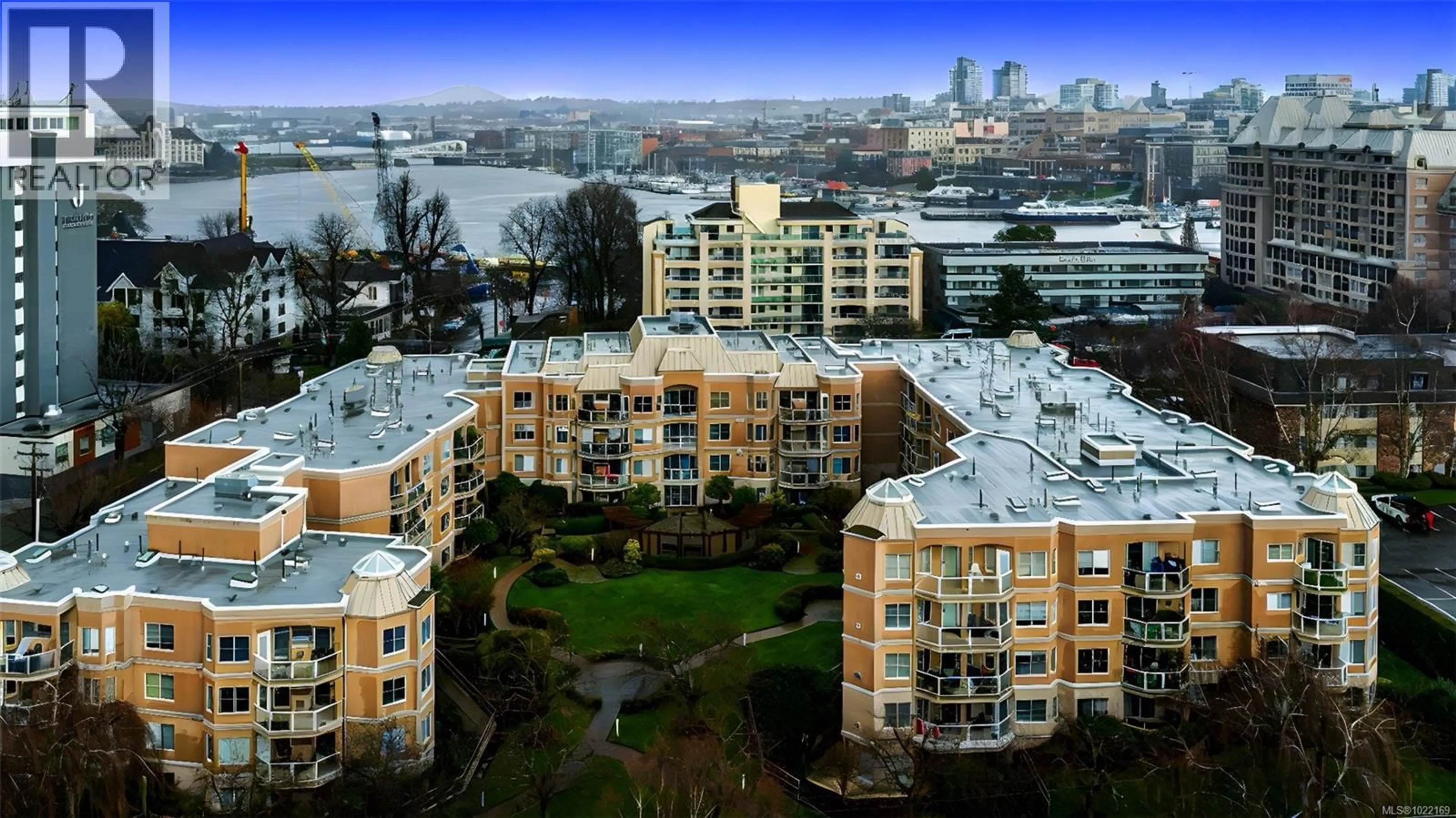 A pic from outside/outdoor area/front of a property/back of a property/a pic from drone, city buildings view from balcony for 306 - 405 QUEBEC STREET, Victoria British Columbia V8V4Z2