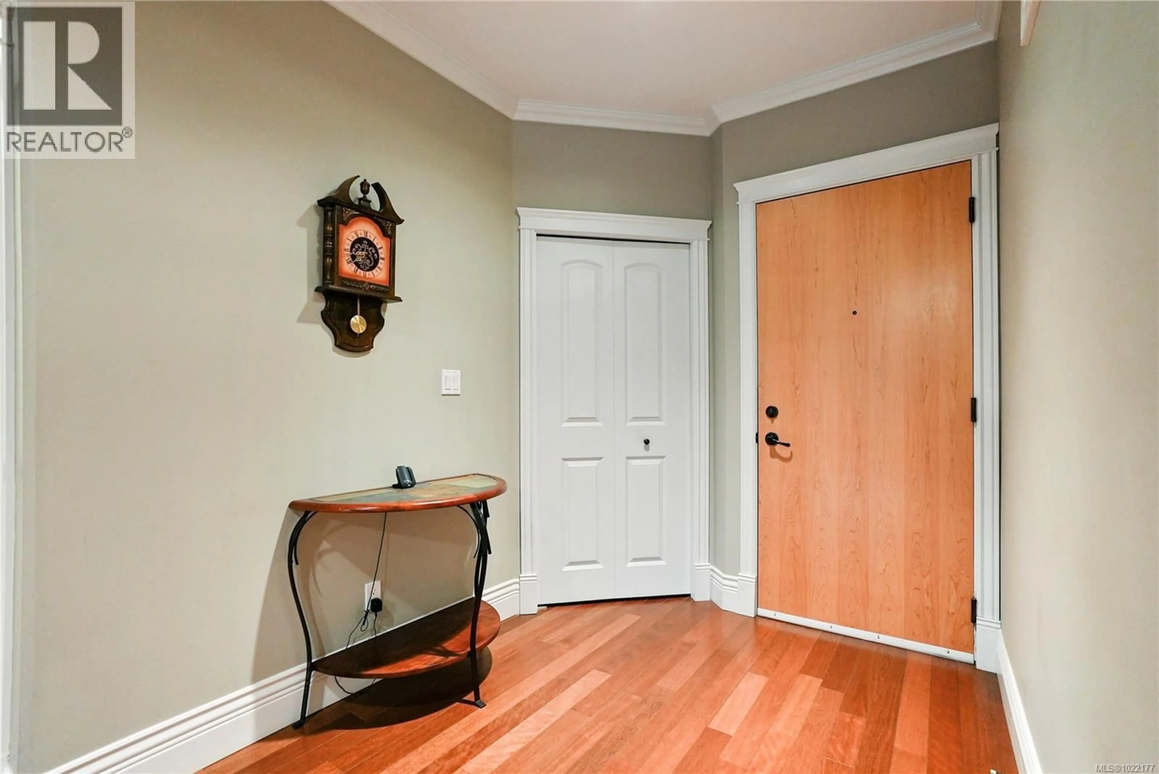 Indoor entryway for 214 - 755 GOLDSTREAM AVENUE, Langford British Columbia V9B2X4