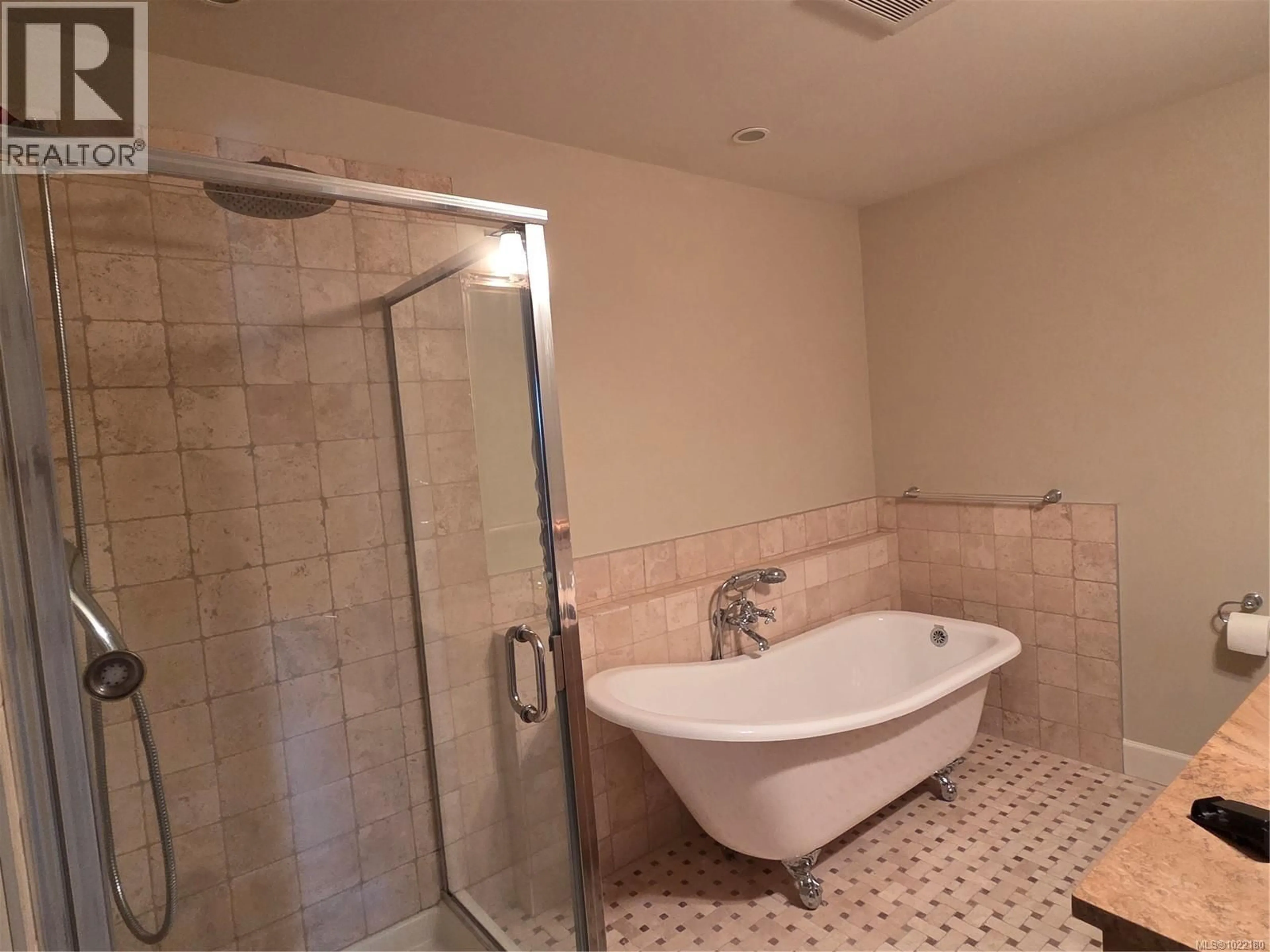 Standard bathroom, ceramic/tile floor for 305 - 2006 TROON COURT, Langford British Columbia V9B6T4