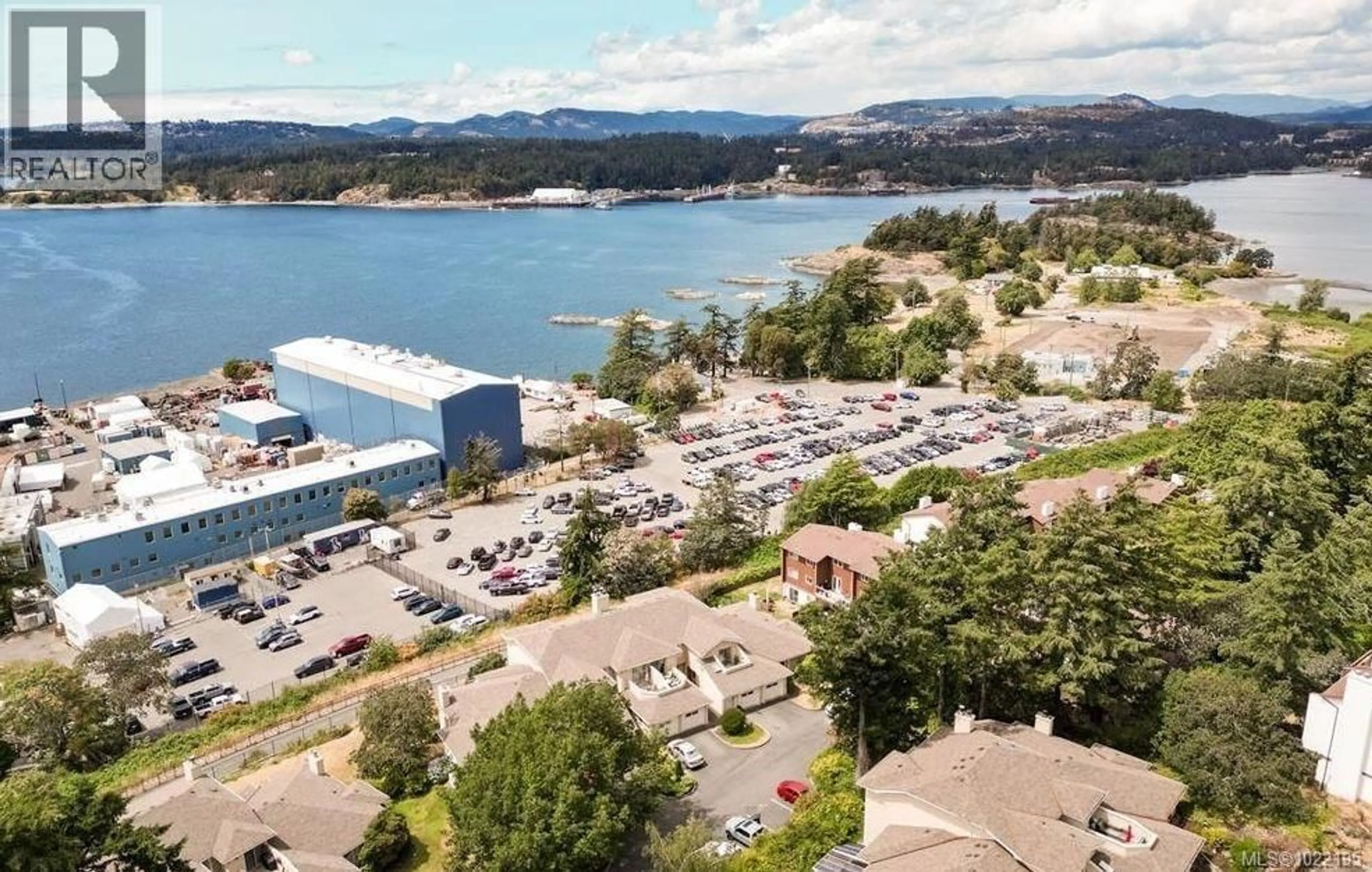 A pic from outside/outdoor area/front of a property/back of a property/a pic from drone, water/lake/river/ocean view for 33 - 909 ADMIRALS ROAD, Esquimalt British Columbia V9A2P1