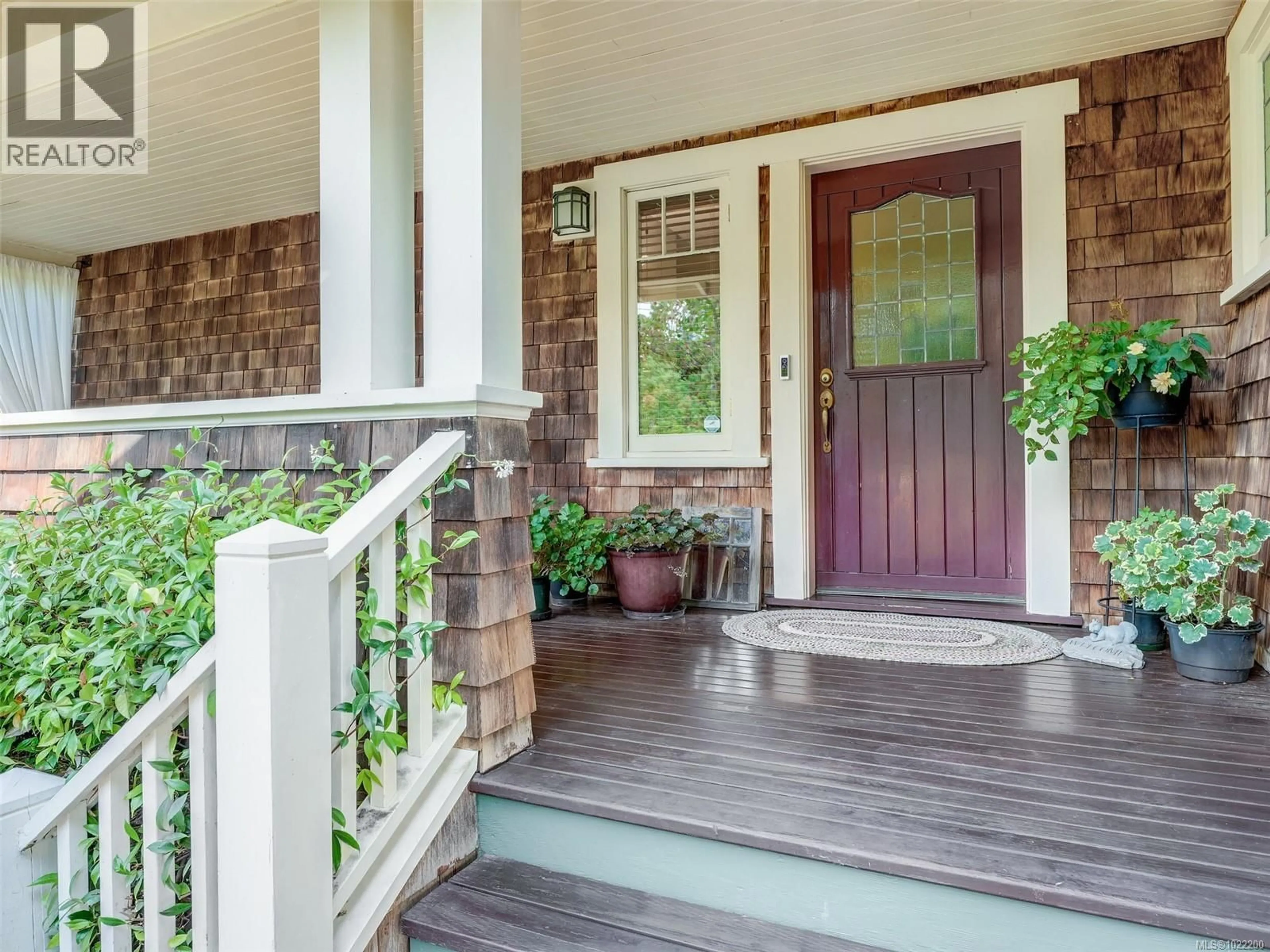 Indoor entryway for 1974 HOVEY ROAD, Central Saanich British Columbia V8M1V8