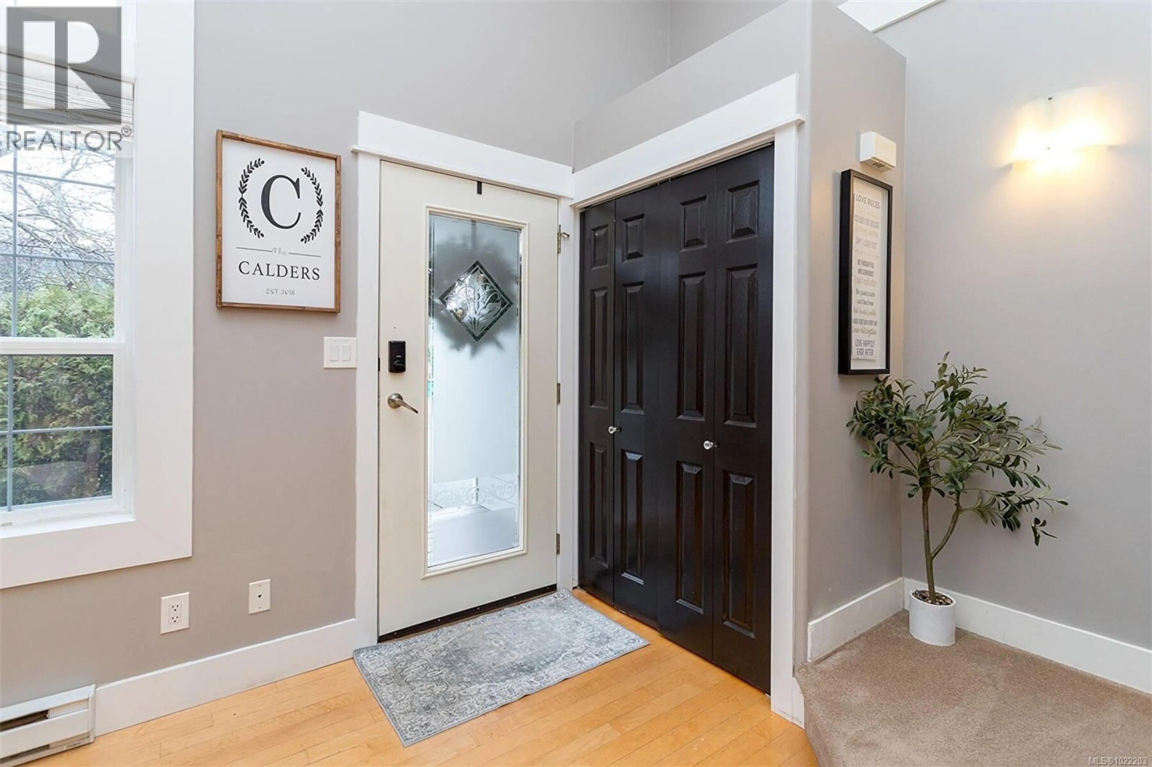 Indoor entryway for 3649 HOLLAND AVENUE, Cobble Hill British Columbia V0R1L3