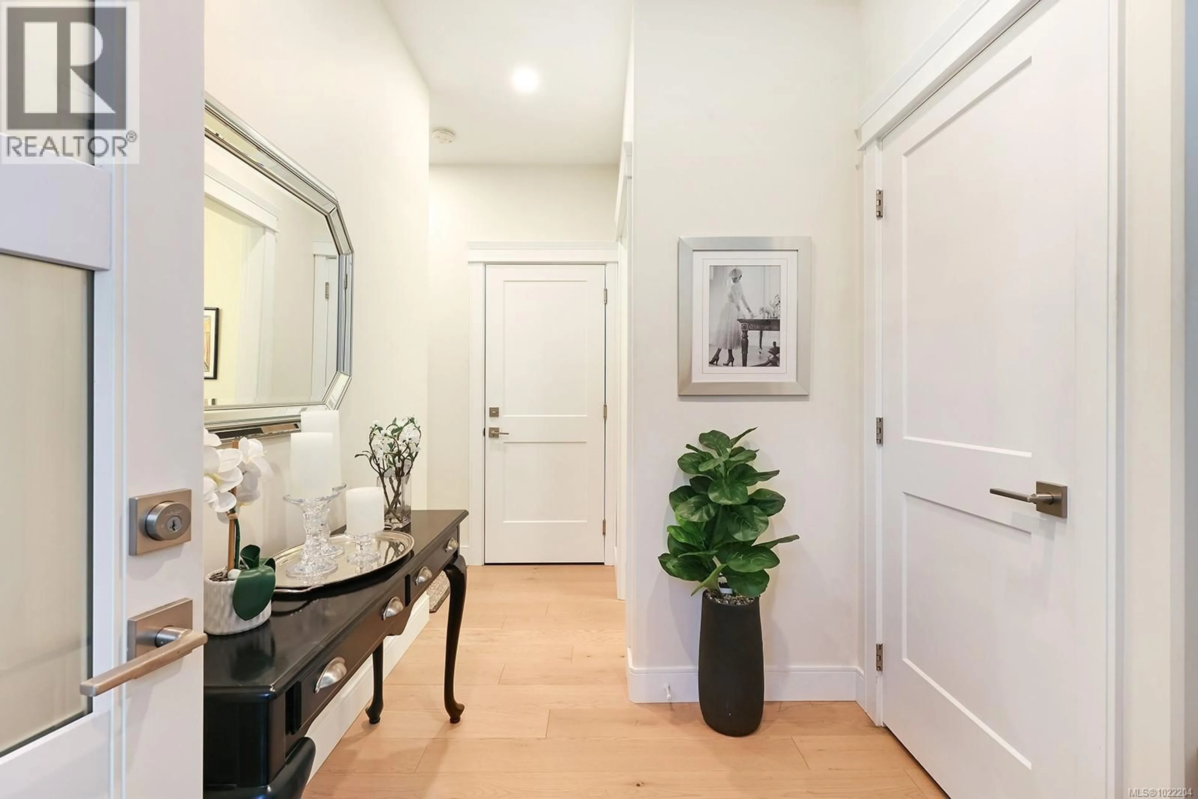 Indoor entryway for 1 - 468 ANDERTON ROAD, Comox British Columbia V9M2A5