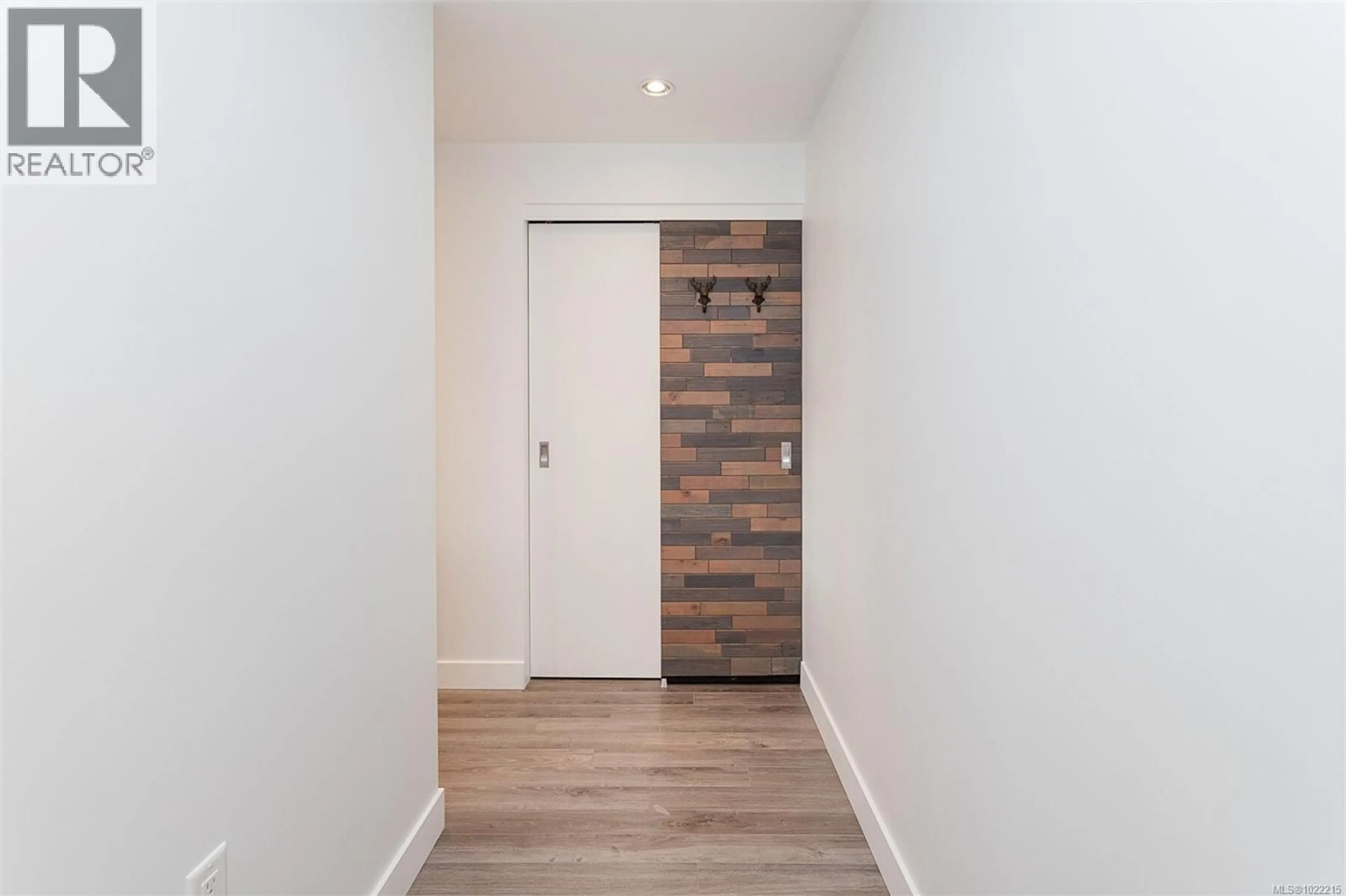 Indoor entryway for 309 - 838 BROUGHTON STREET, Victoria British Columbia V8W1E4