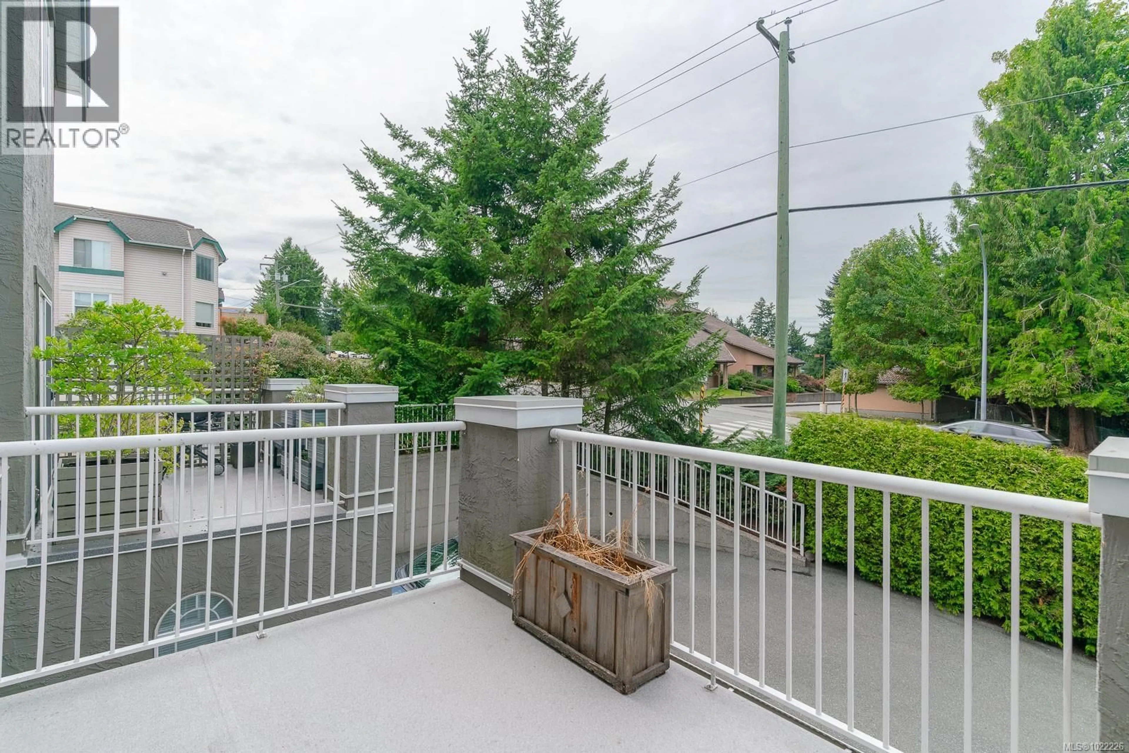 Patio, street for 107 - 3070 ROSS ROAD, Nanaimo British Columbia V9T2S4