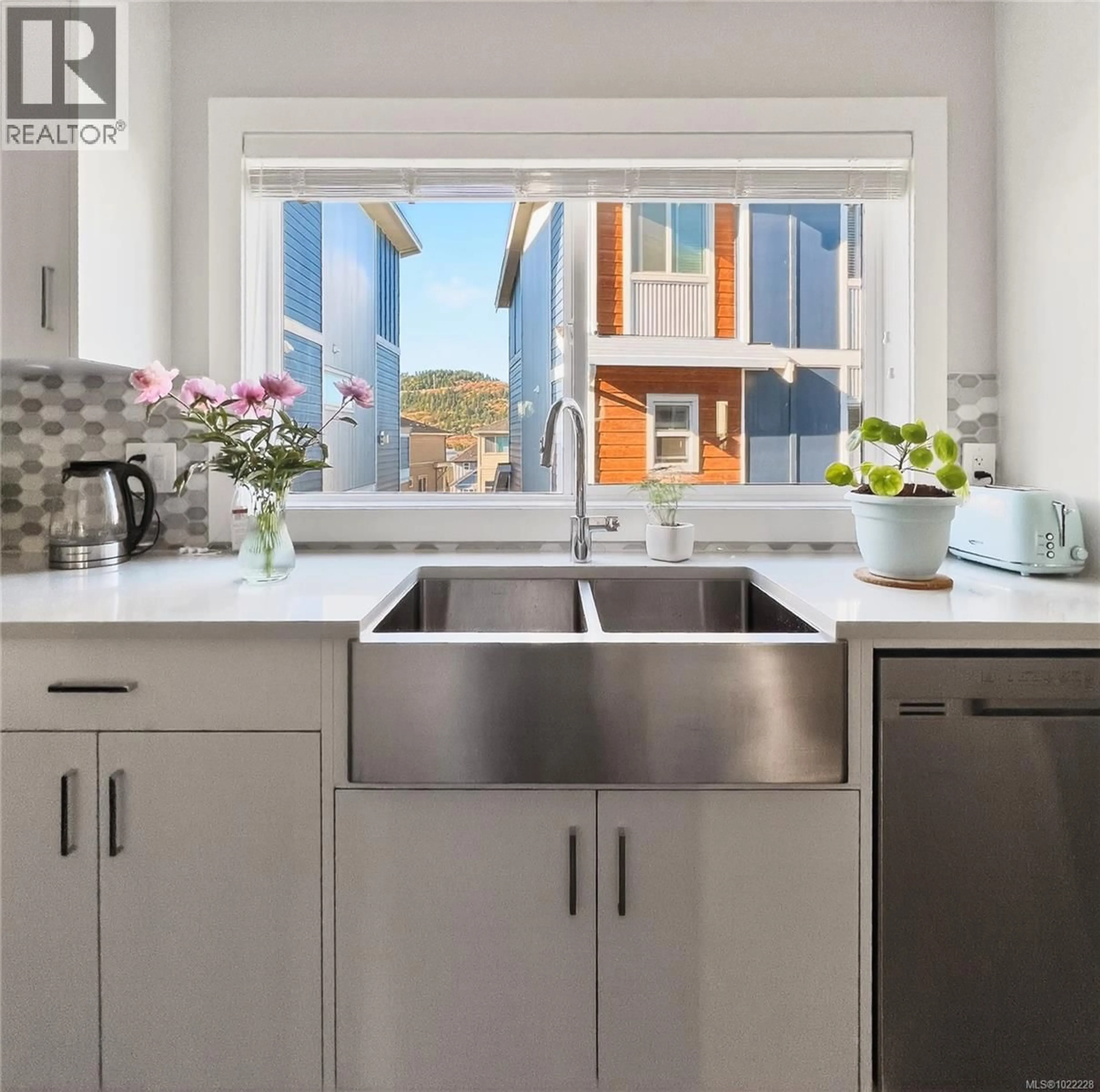 Open concept kitchen, unknown for 2727 CELESTIAL COURT, Langford British Columbia V9B3R6