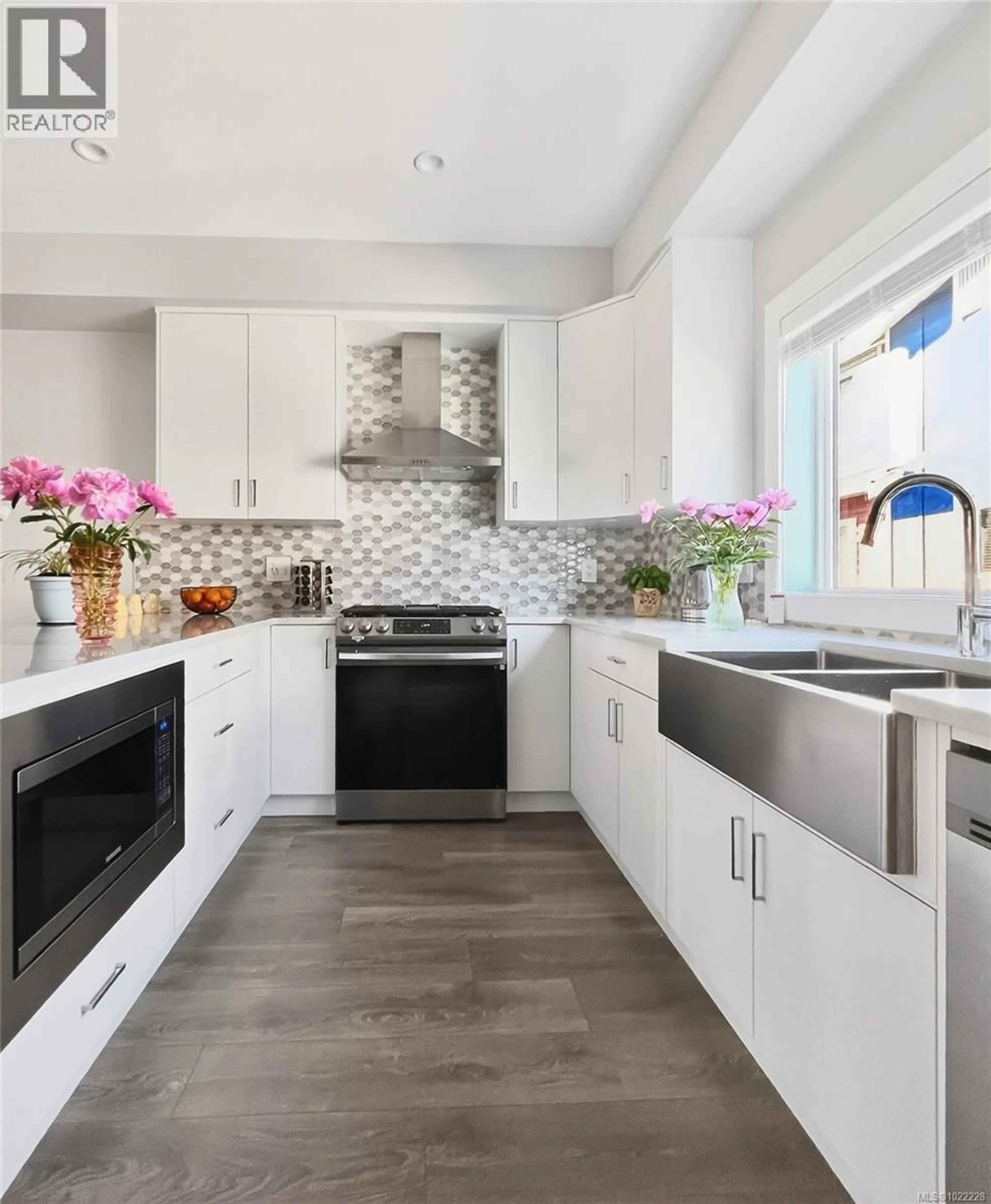 Contemporary kitchen, ceramic/tile floor for 2727 CELESTIAL COURT, Langford British Columbia V9B3R6