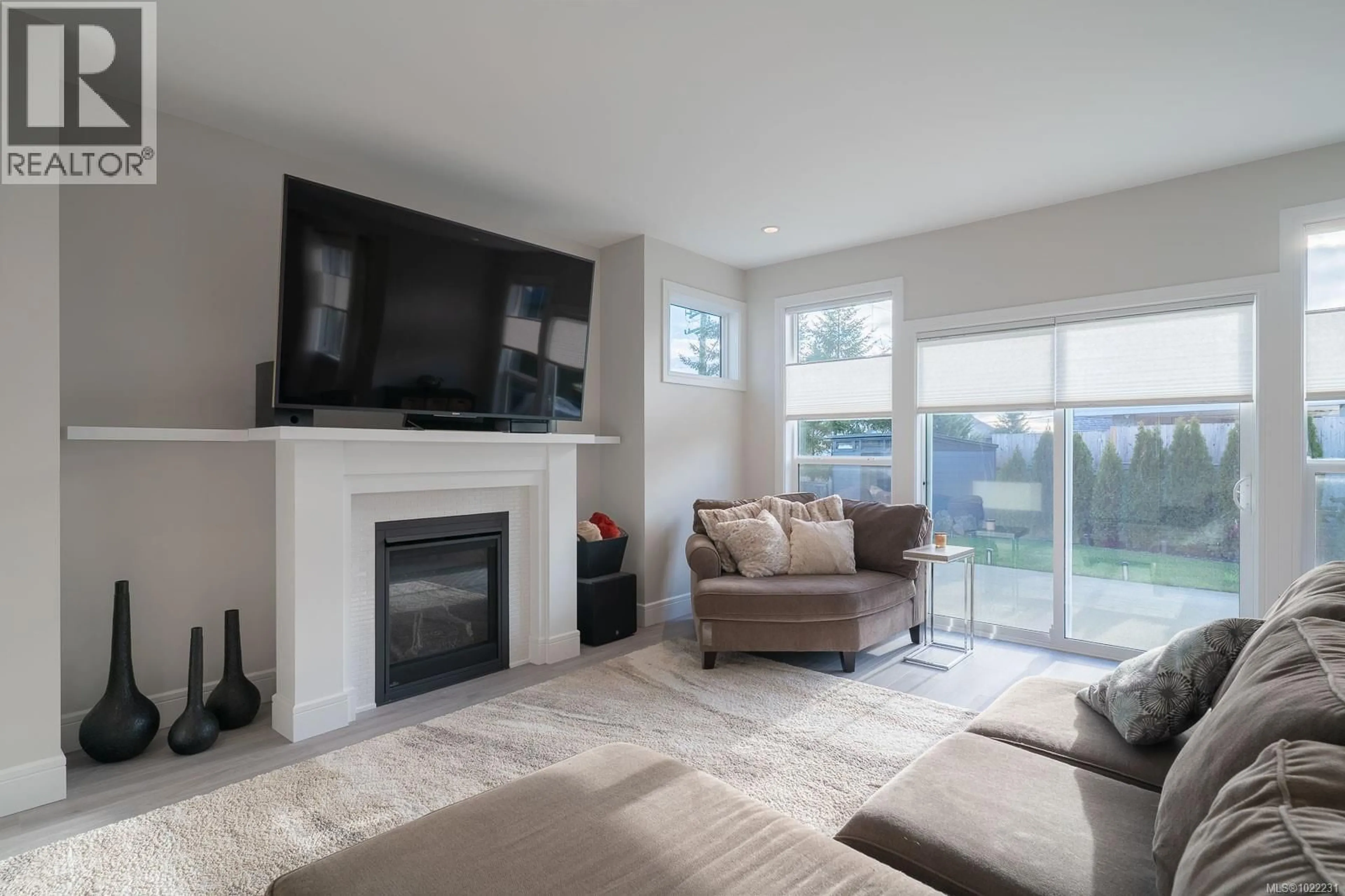 Living room with furniture, unknown for 2013 MOUNTAIN VISTA DRIVE, Nanaimo British Columbia V9T0L4
