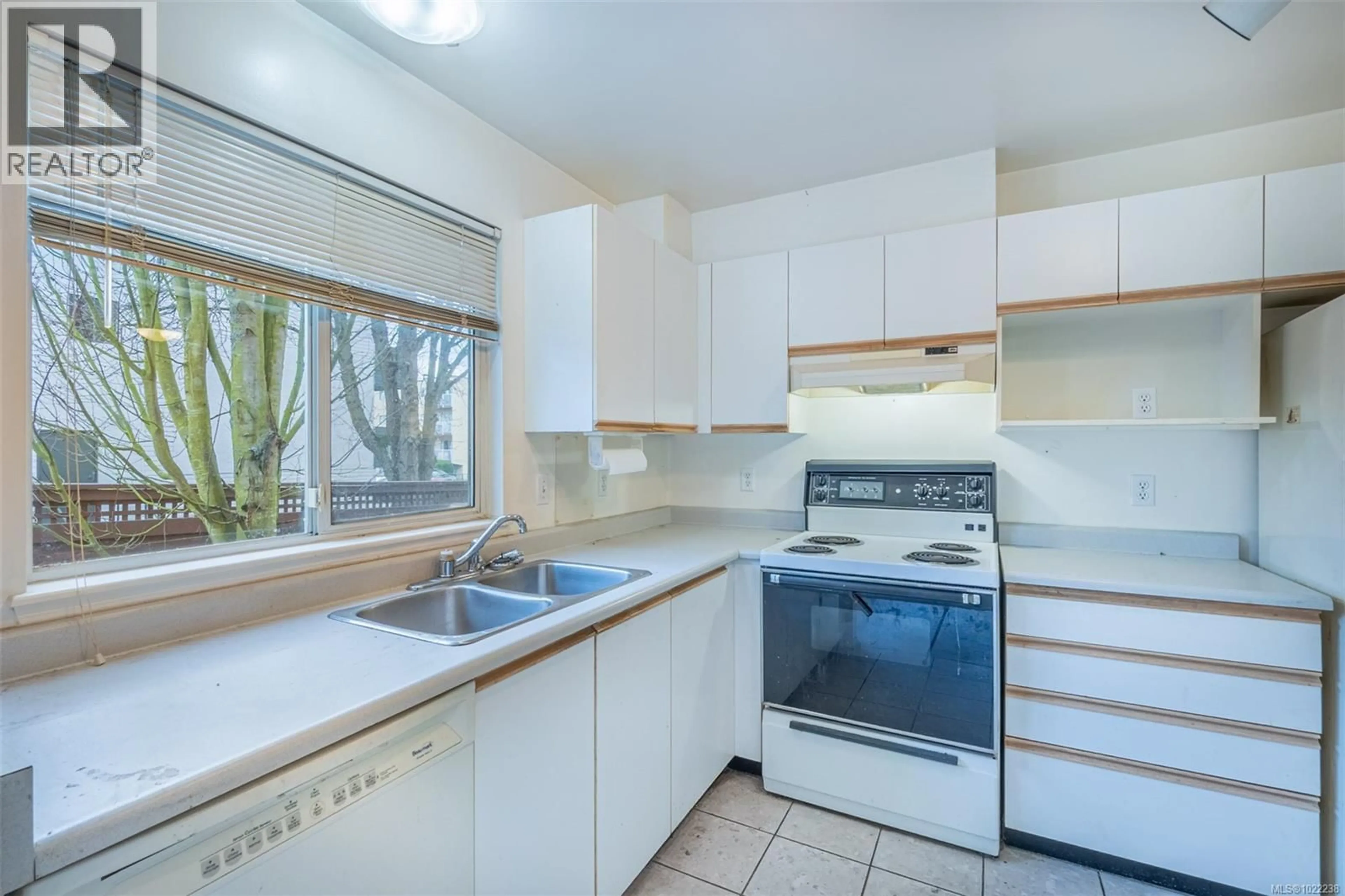 Standard kitchen, unknown for 201 - 1055 HILLSIDE AVENUE, Victoria British Columbia V8T2A4