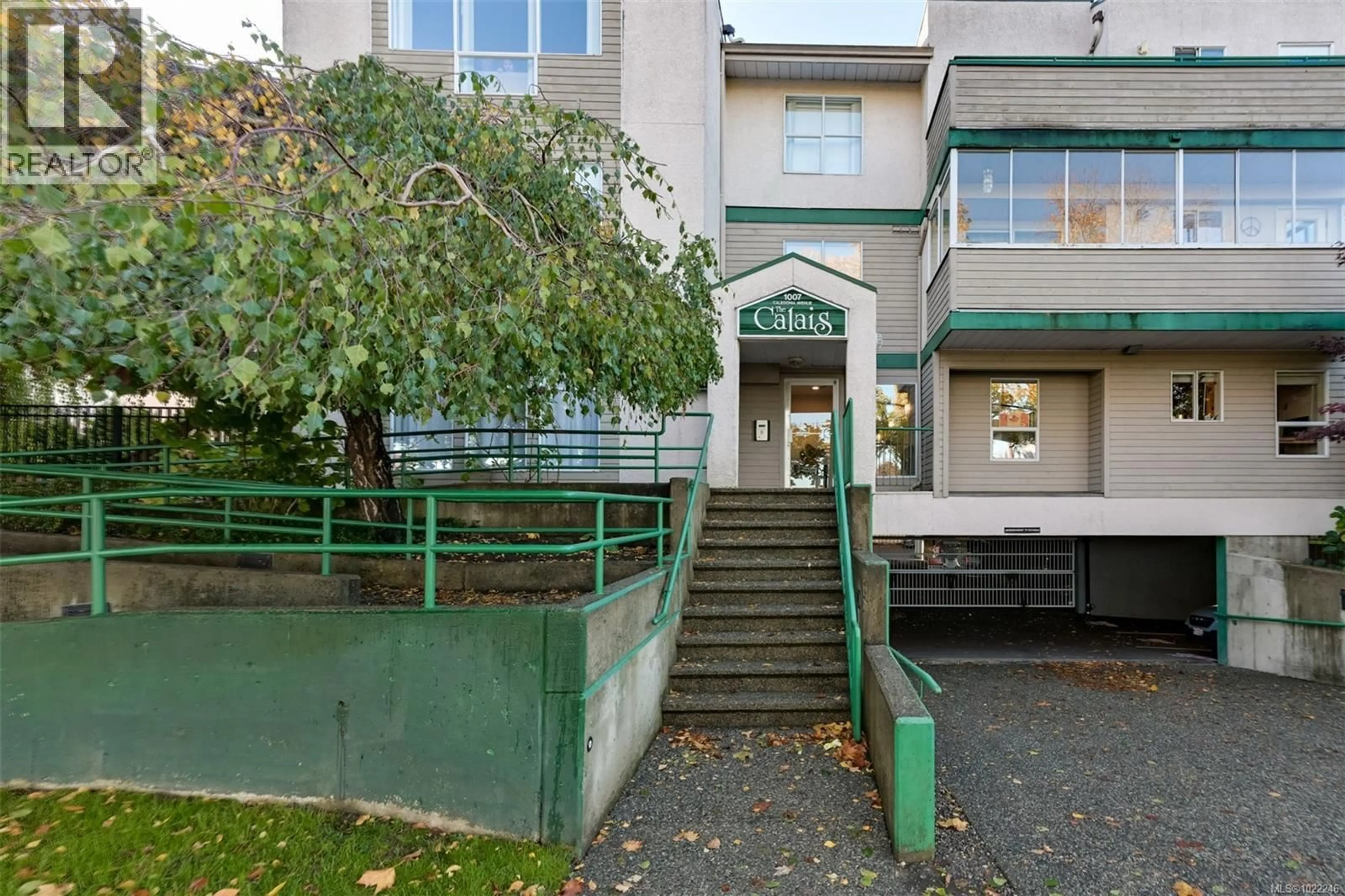 Unknown for 302 - 1007 CALEDONIA AVENUE, Victoria British Columbia V8T1E7