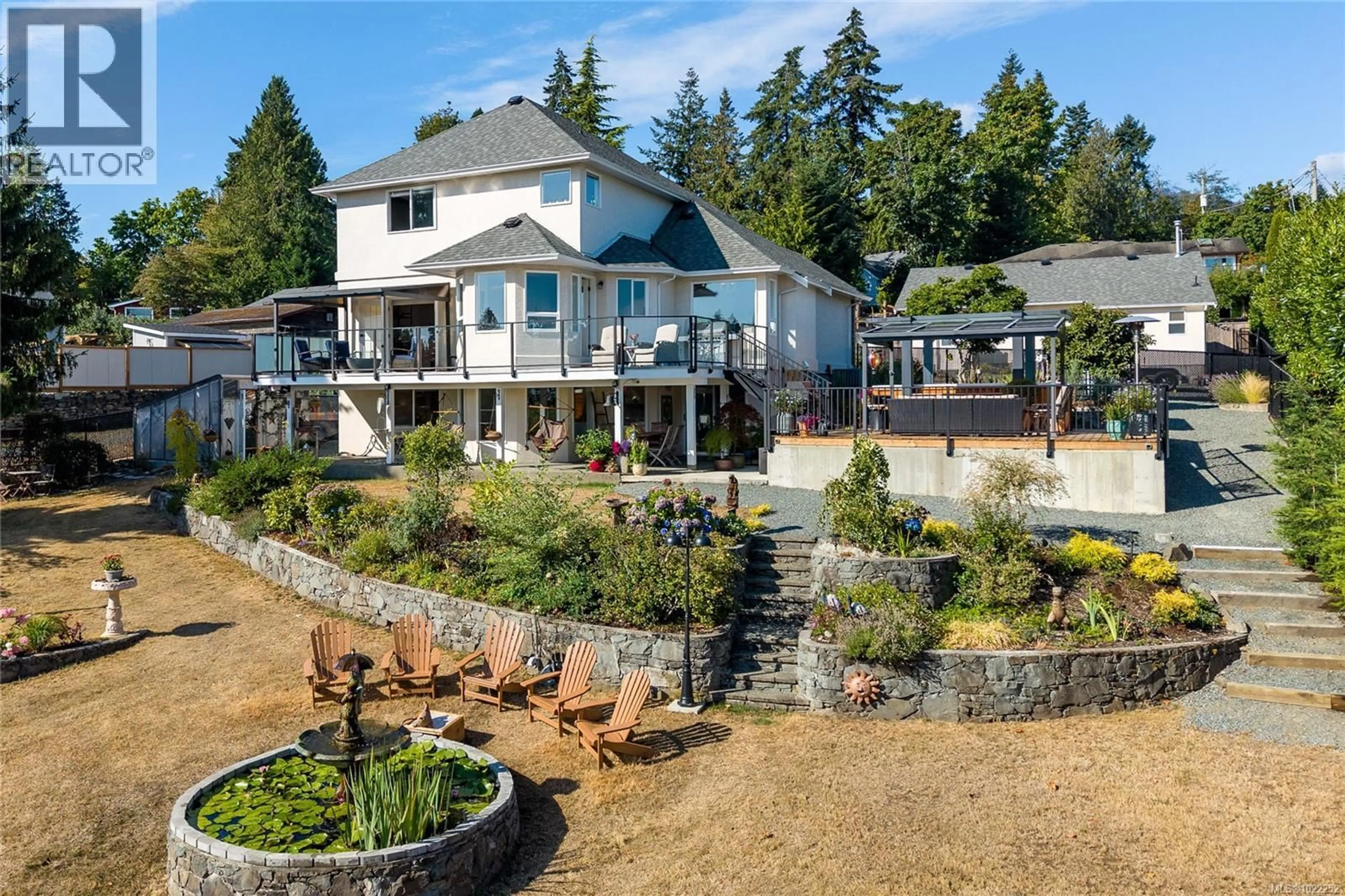 A pic from outside/outdoor area/front of a property/back of a property/a pic from drone, water/lake/river/ocean view for 10091 VIEW STREET, Chemainus British Columbia V0R1K2