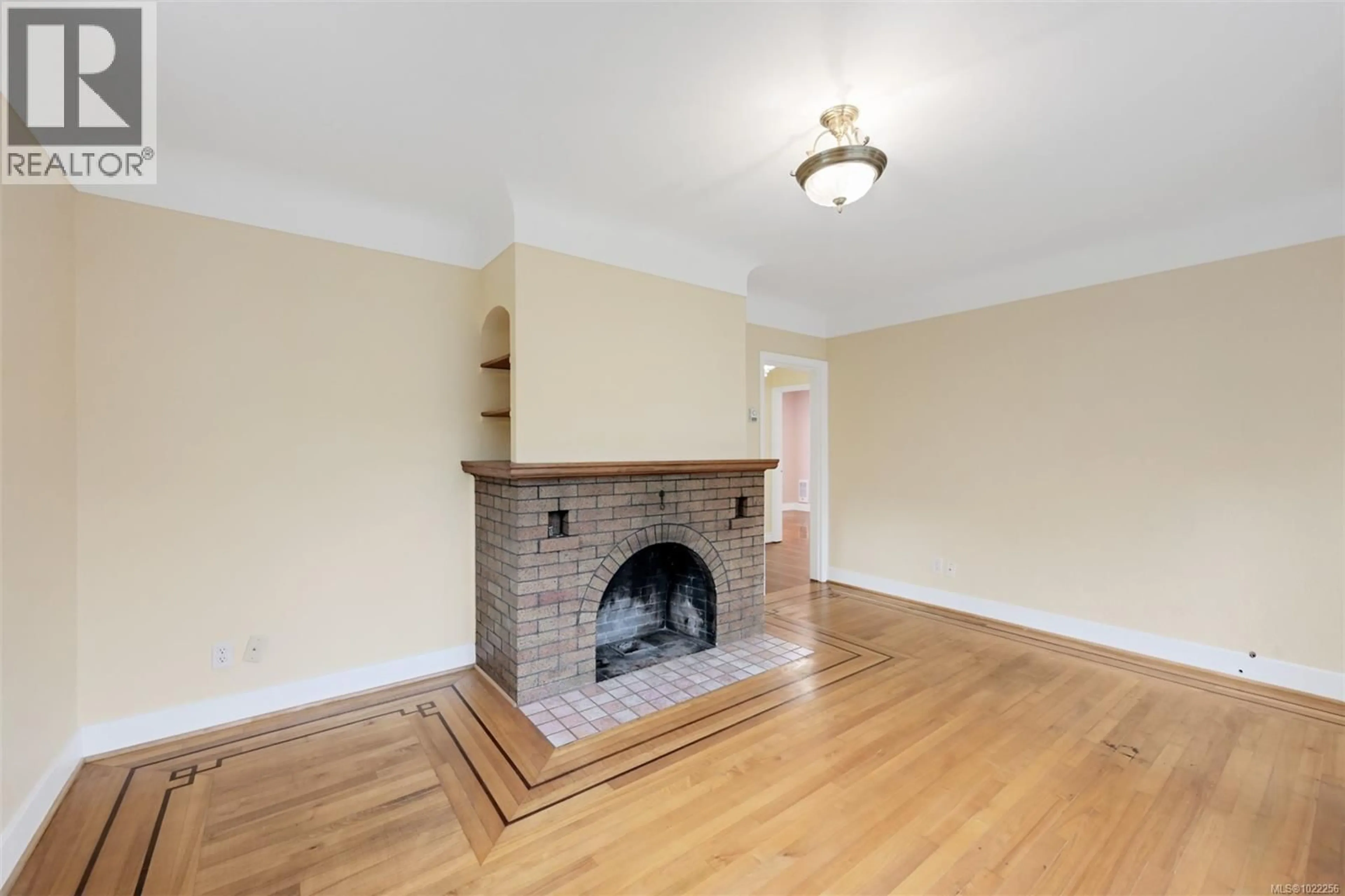 Living room with furniture, unknown for 3312 KINGSLEY STREET, Saanich British Columbia V8P4J9