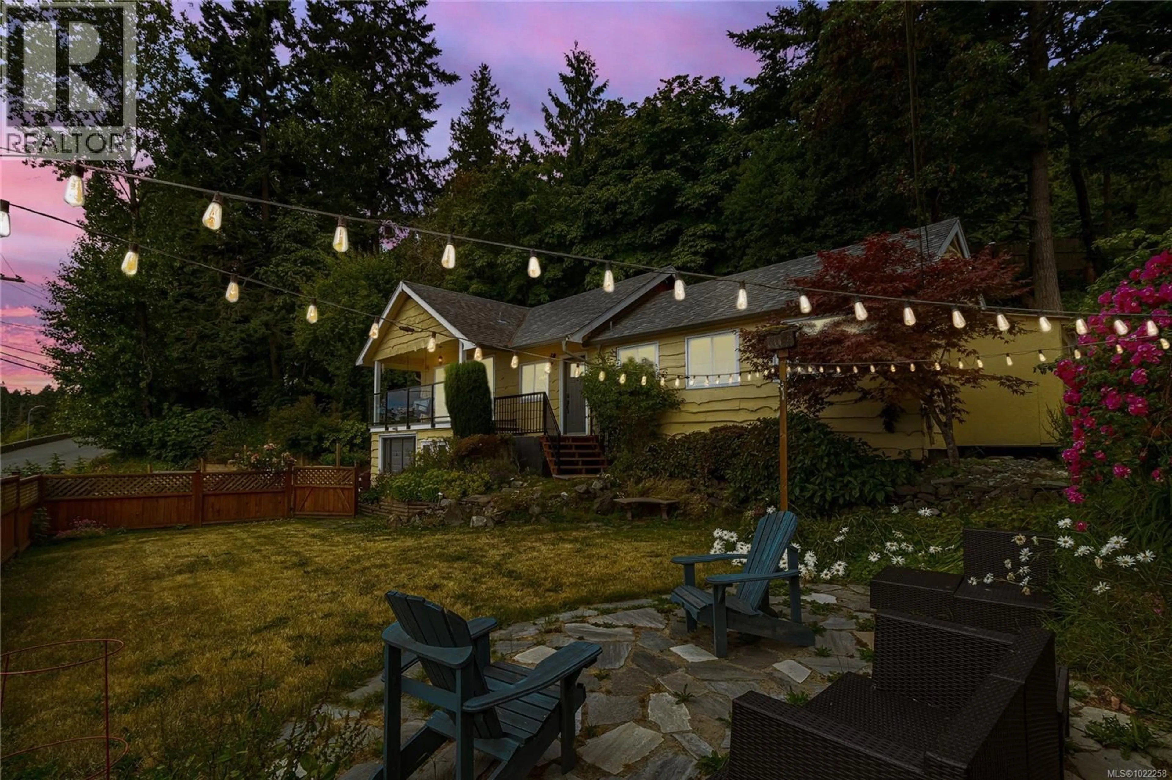 Patio, unknown for 1892 SWARTZ BAY ROAD, North Saanich British Columbia V8L5R2
