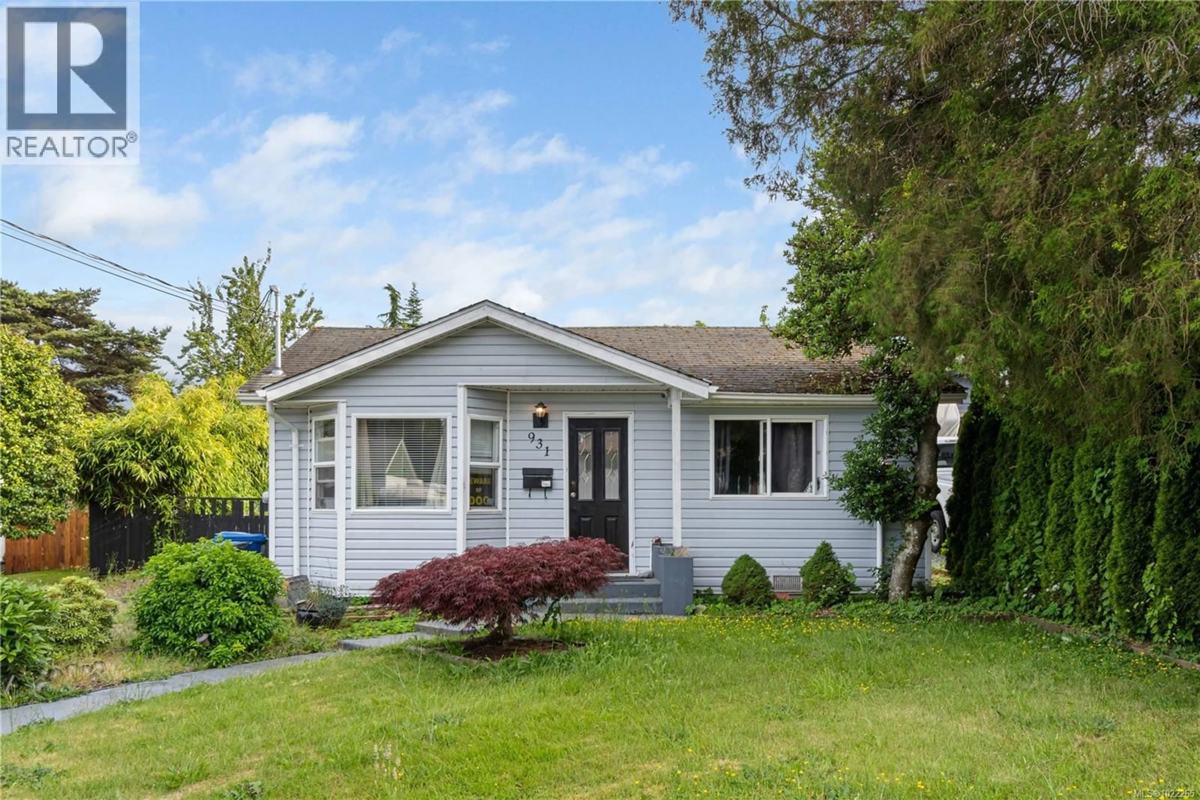 Home with vinyl exterior material, street for 931 DUFFERIN STREET, Nanaimo British Columbia V9S2B3