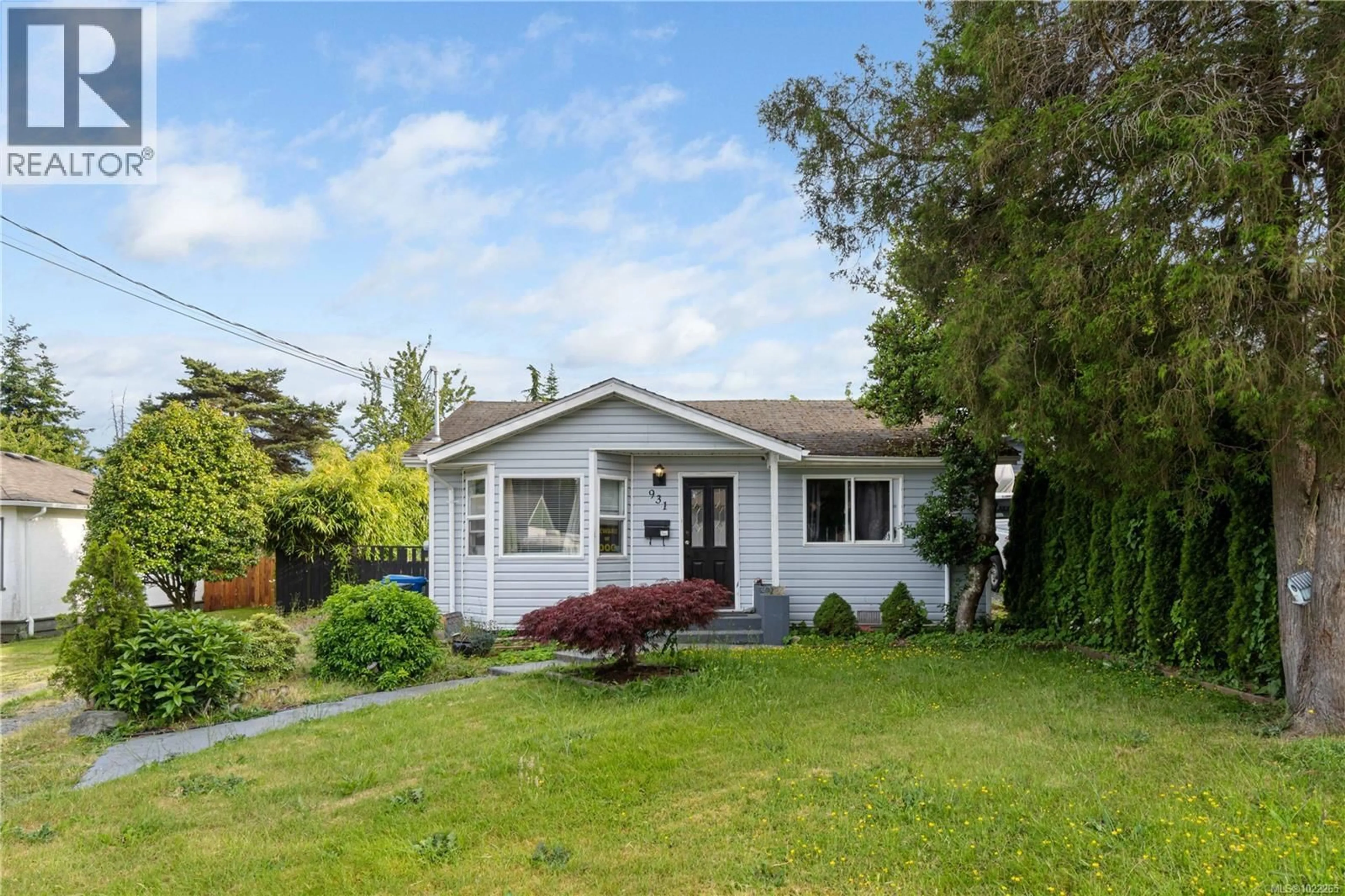 Home with vinyl exterior material, street for 931 DUFFERIN STREET, Nanaimo British Columbia V9S2B3