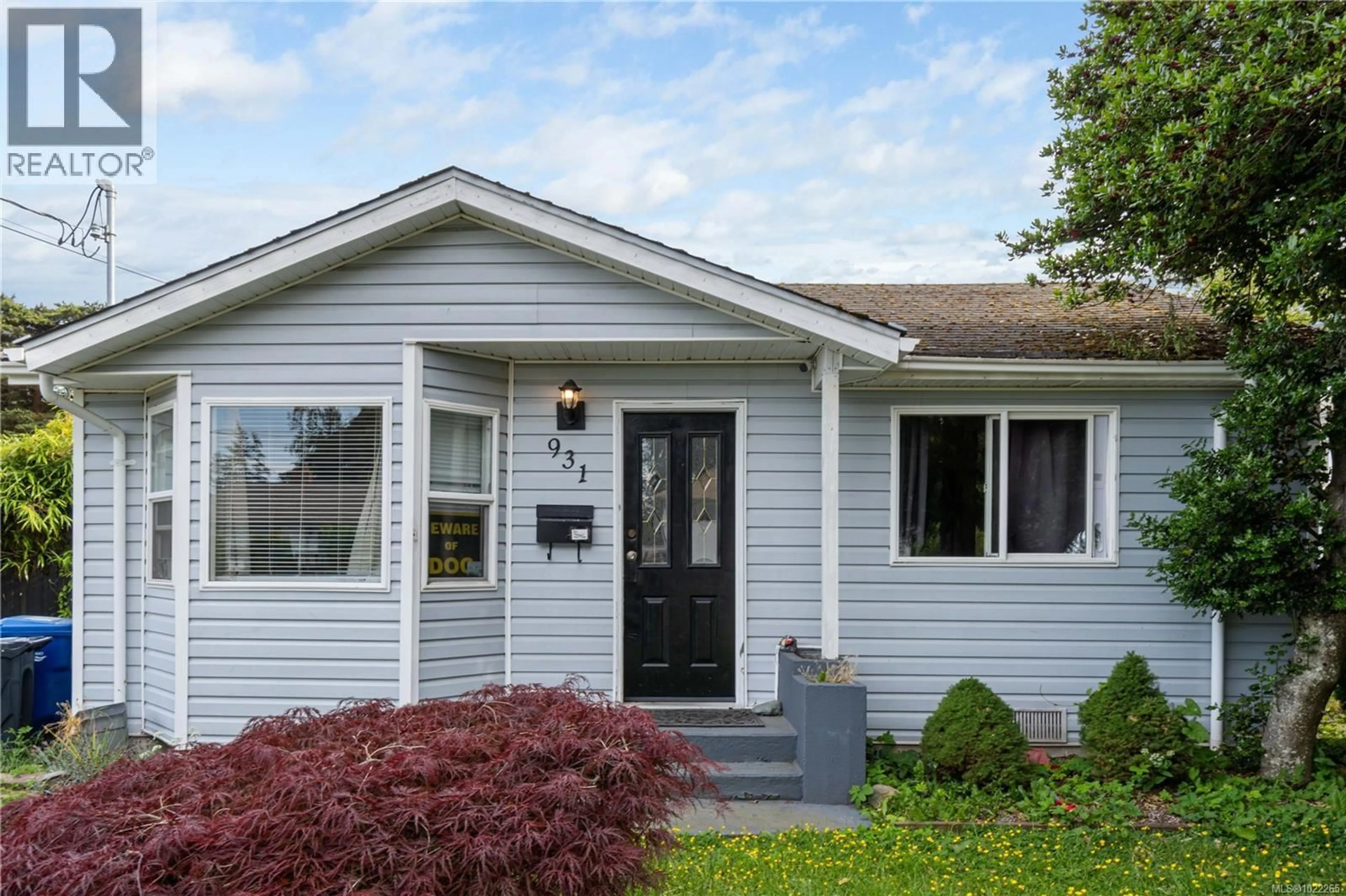 Home with vinyl exterior material, street for 931 DUFFERIN STREET, Nanaimo British Columbia V9S2B3