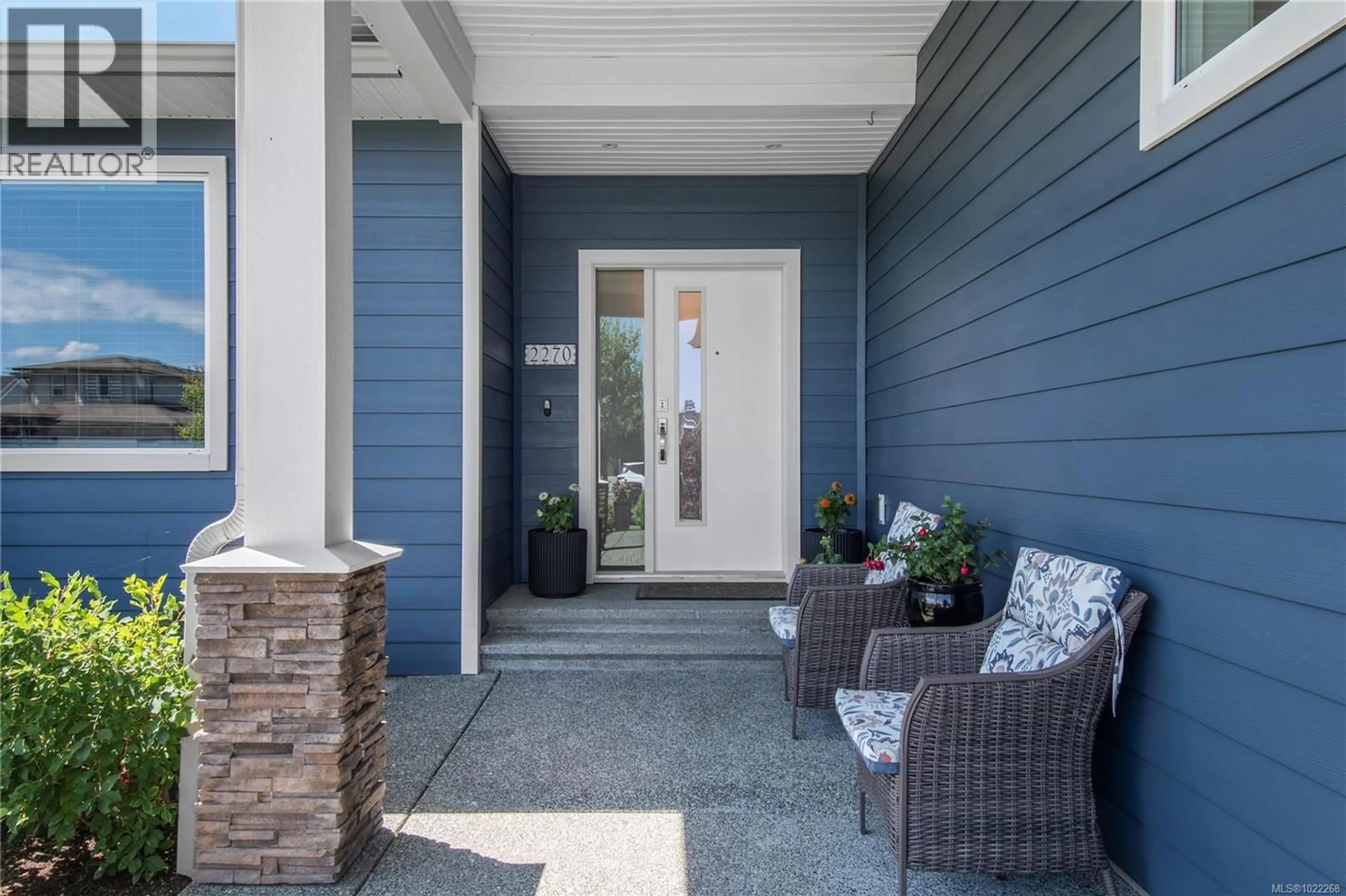 Indoor entryway for 2270 FOREST GROVE DRIVE, Campbell River British Columbia V9W0C9