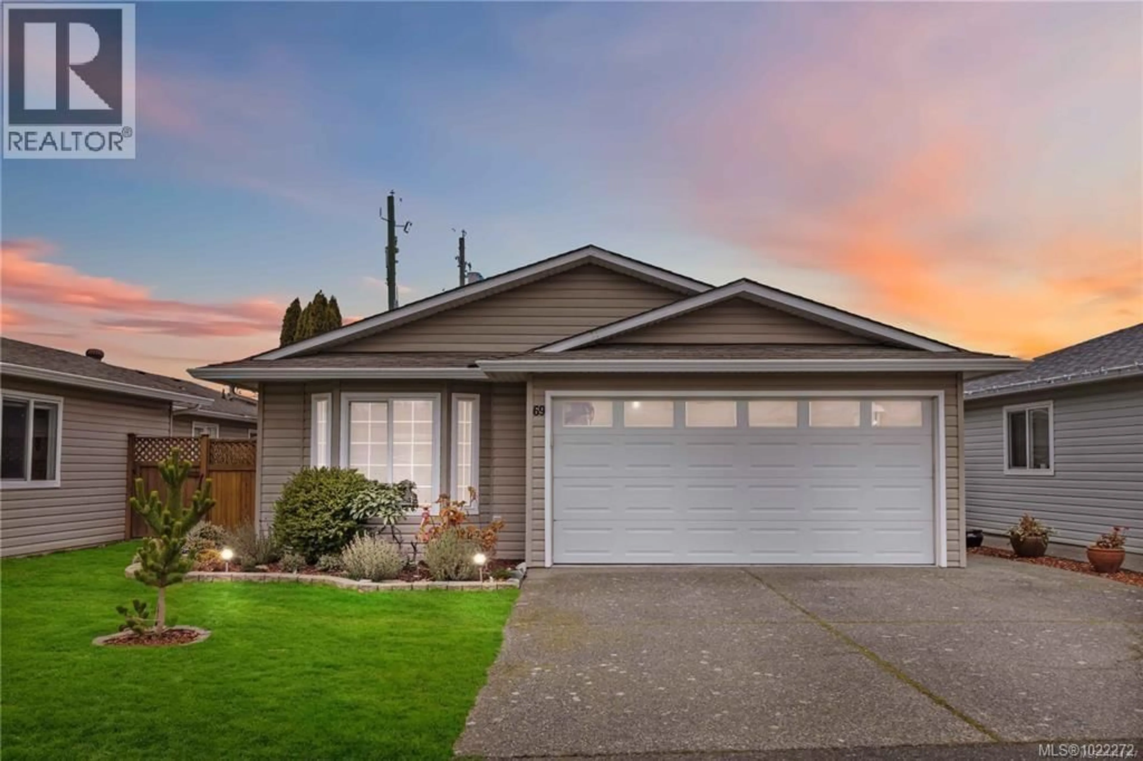 Home with vinyl exterior material, street for 69 - 7570 TETAYUT ROAD, Central Saanich British Columbia V8M2H4