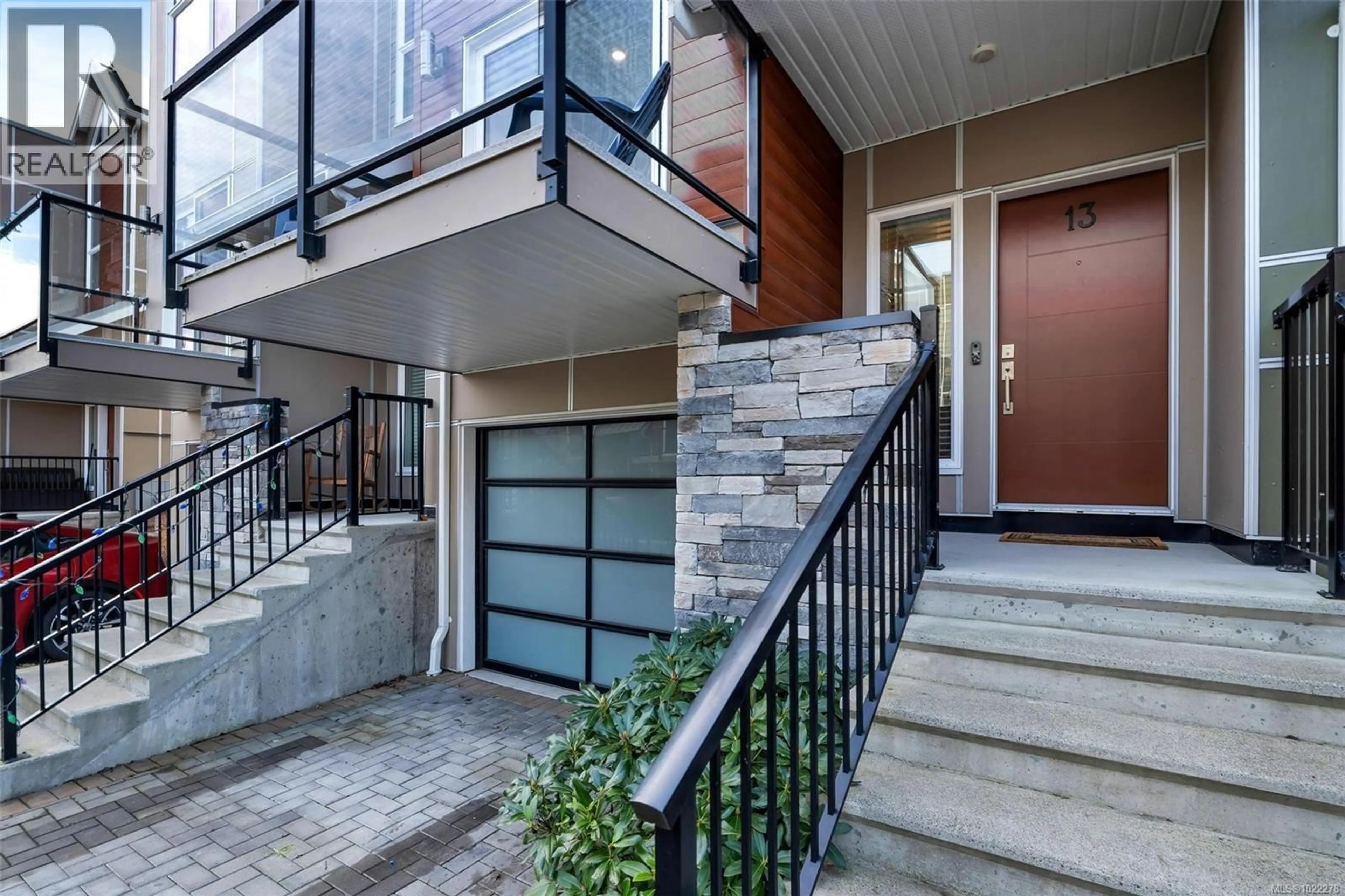 Unknown for 13 - 4355 VIEWMONT AVENUE, Saanich British Columbia V8Z5K8