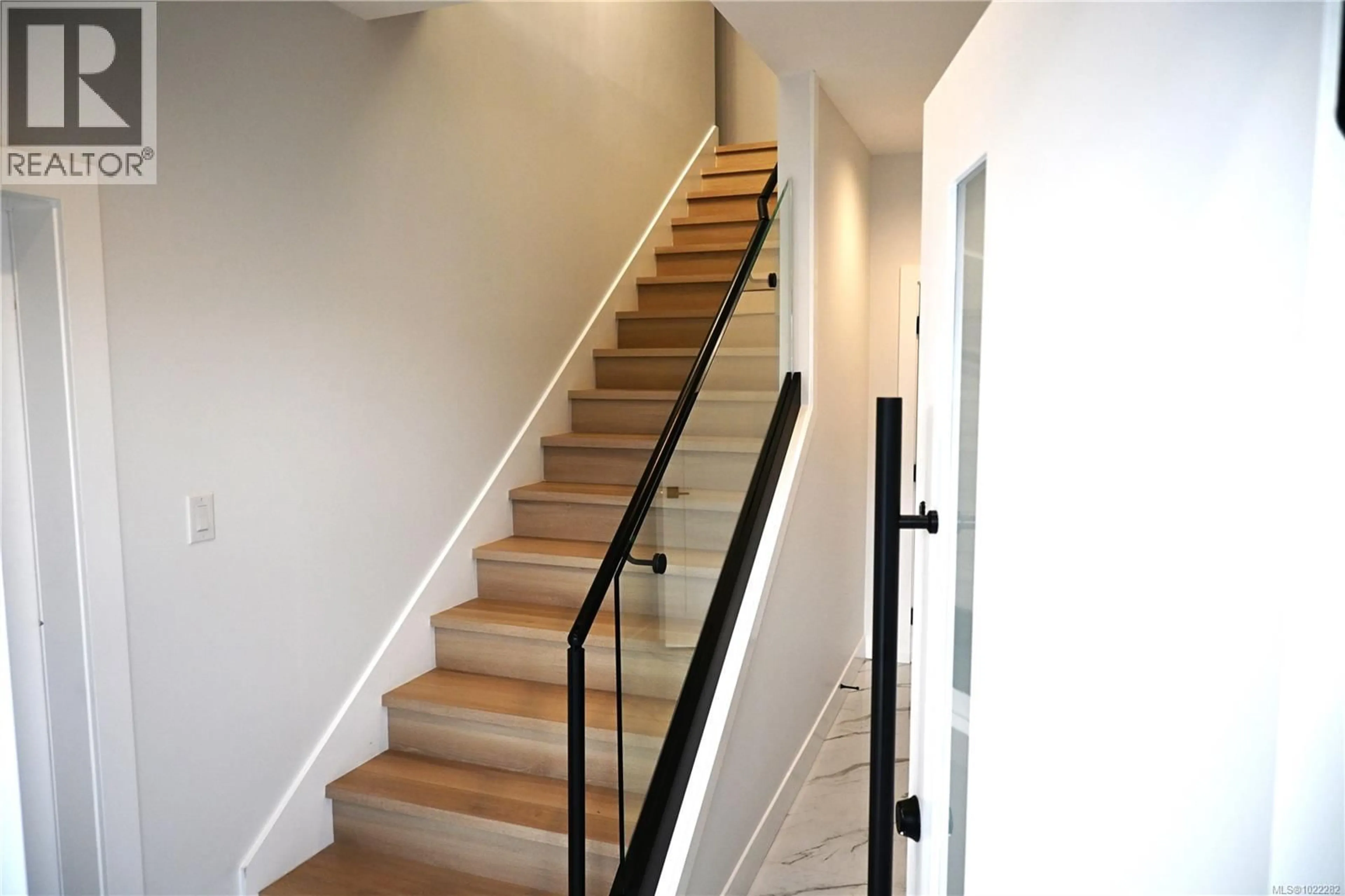 Stairs for 610 ROTAYO ROAD, Nanaimo British Columbia V9R3T3