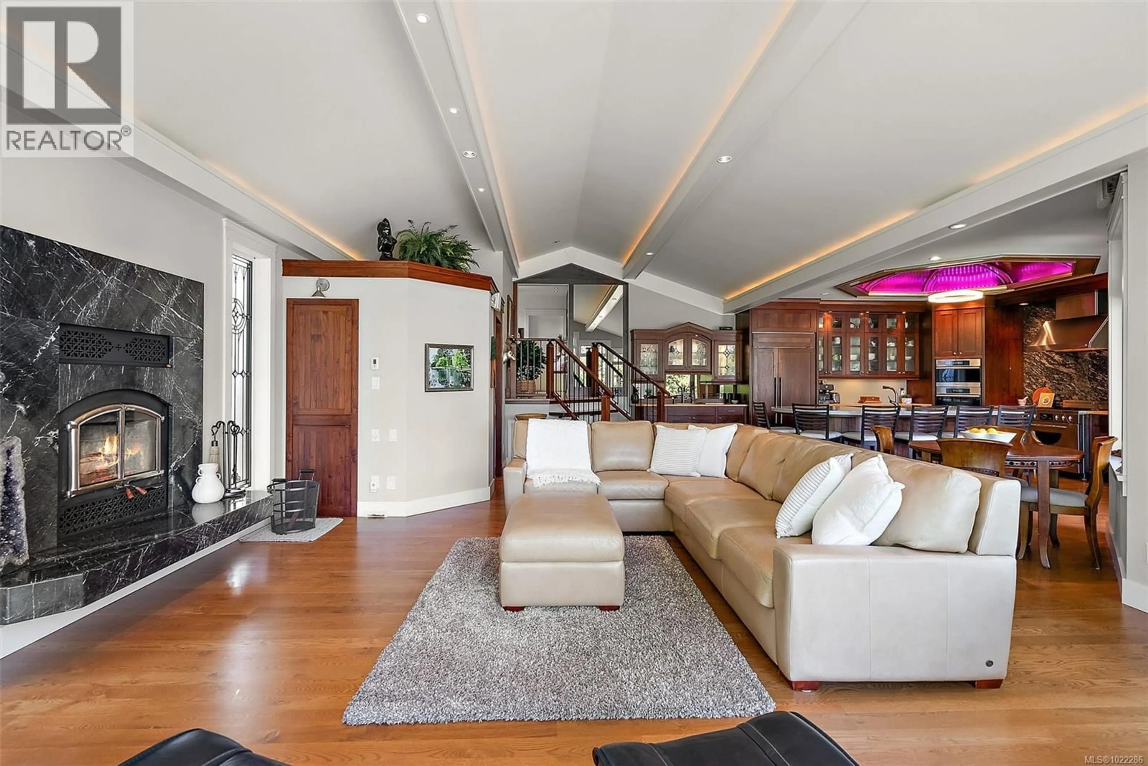 Living room with furniture, wood/laminate floor for 2751 SHORELINE DRIVE, View Royal British Columbia V9B1M7