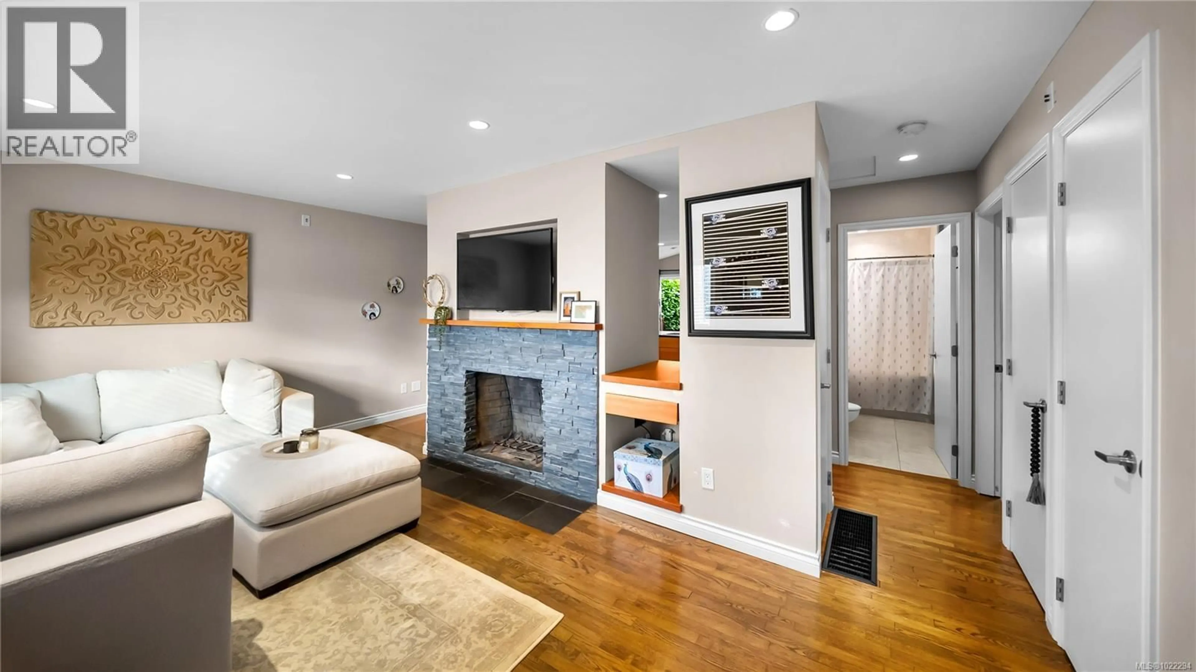 Living room with furniture, unknown for 1716 BAY STREET, Victoria British Columbia V8R2C1