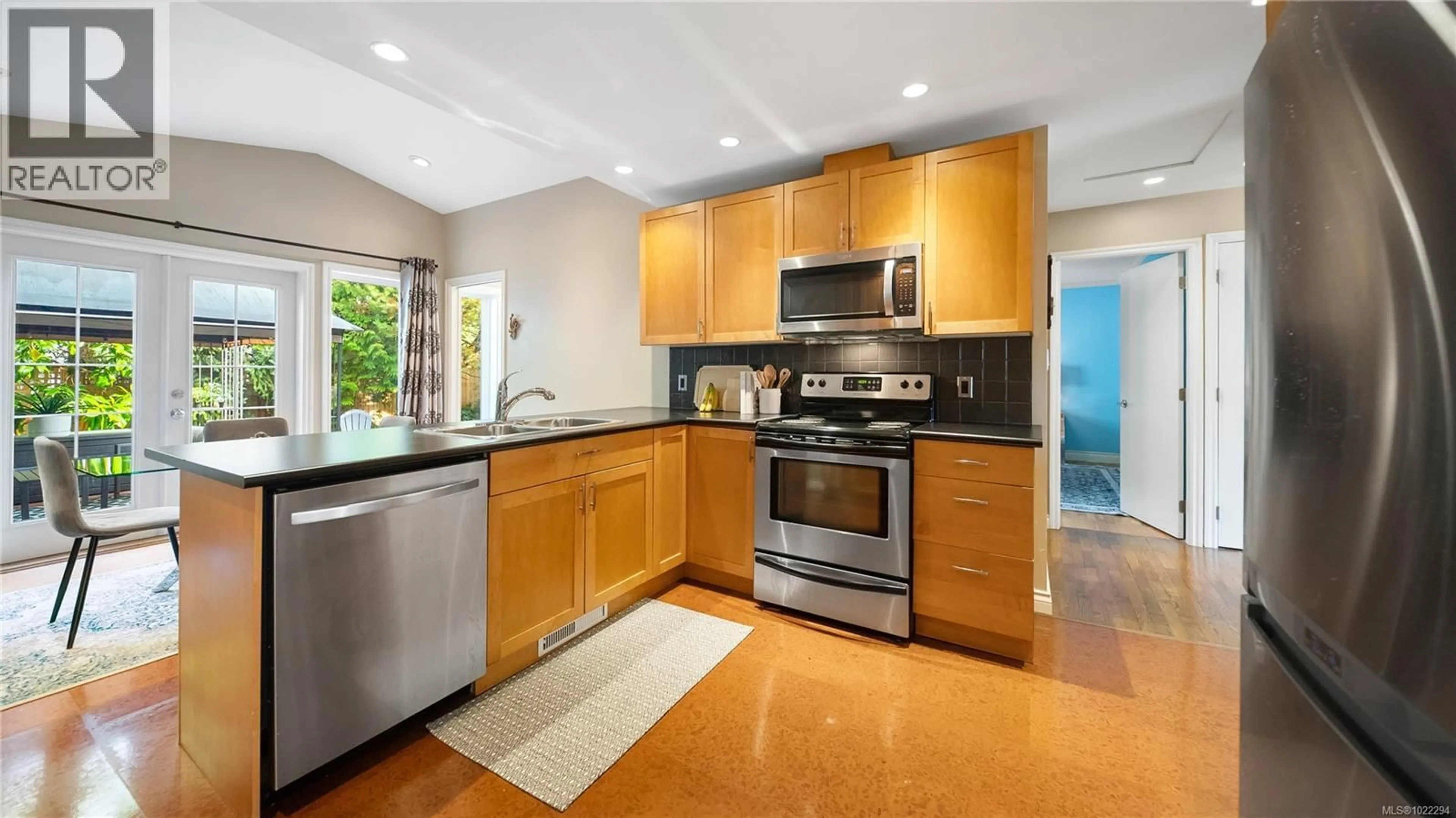Open concept kitchen, ceramic/tile floor for 1716 BAY STREET, Victoria British Columbia V8R2C1