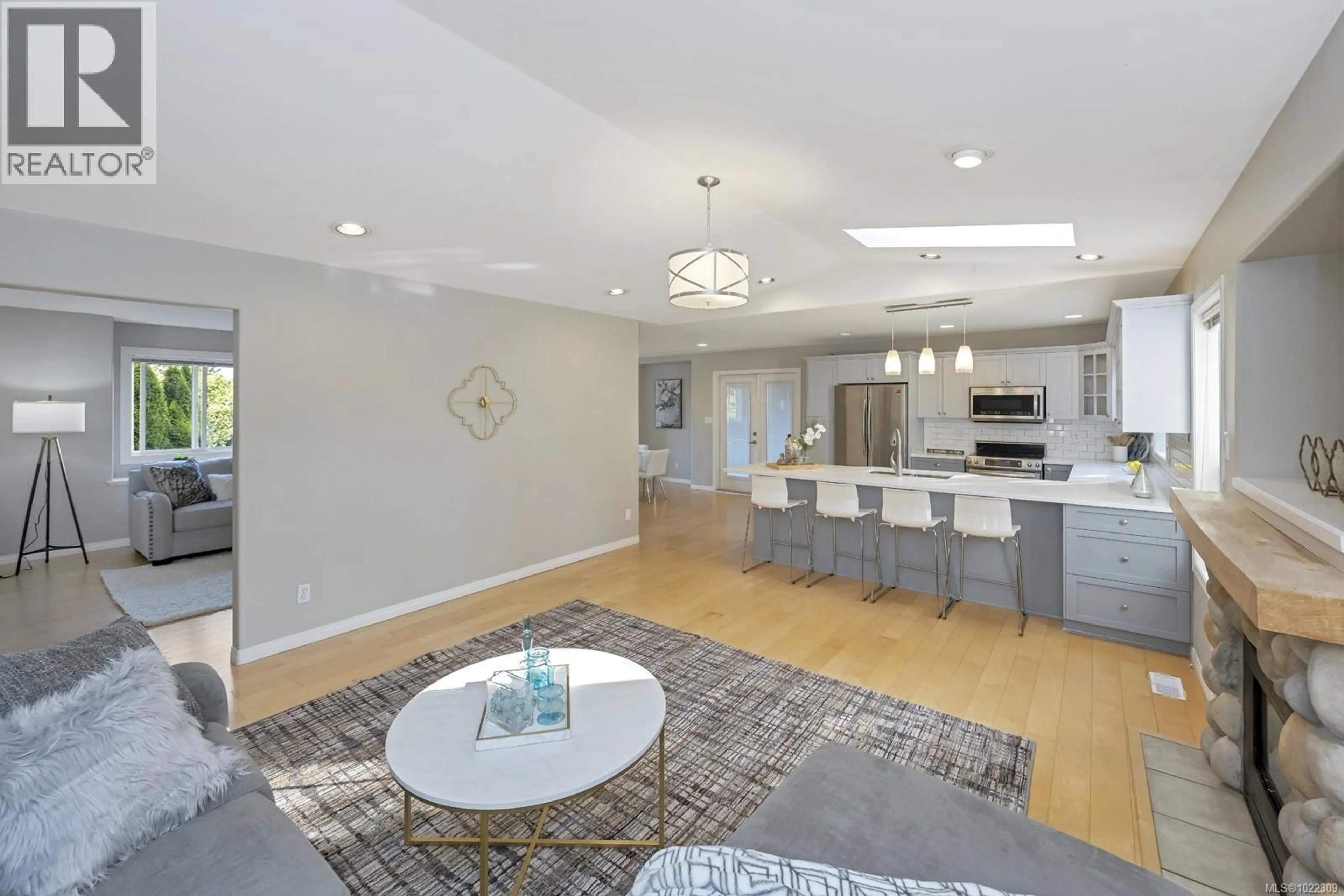 Open concept kitchen, unknown for 1616 NELLES PLACE, Saanich British Columbia V8N6L7