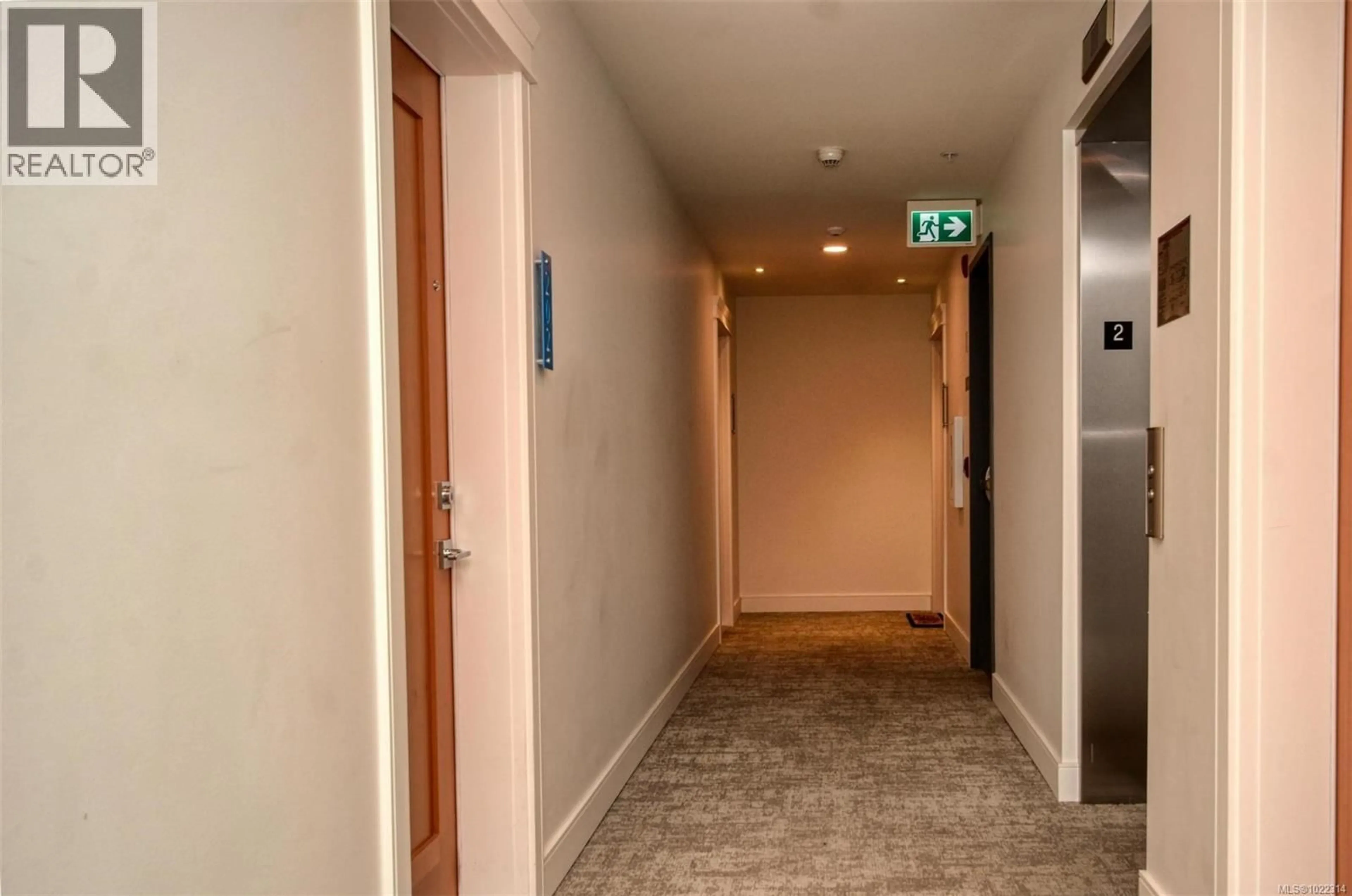 Indoor foyer for 203 - 916 LYALL STREET, Esquimalt British Columbia V9A5E6