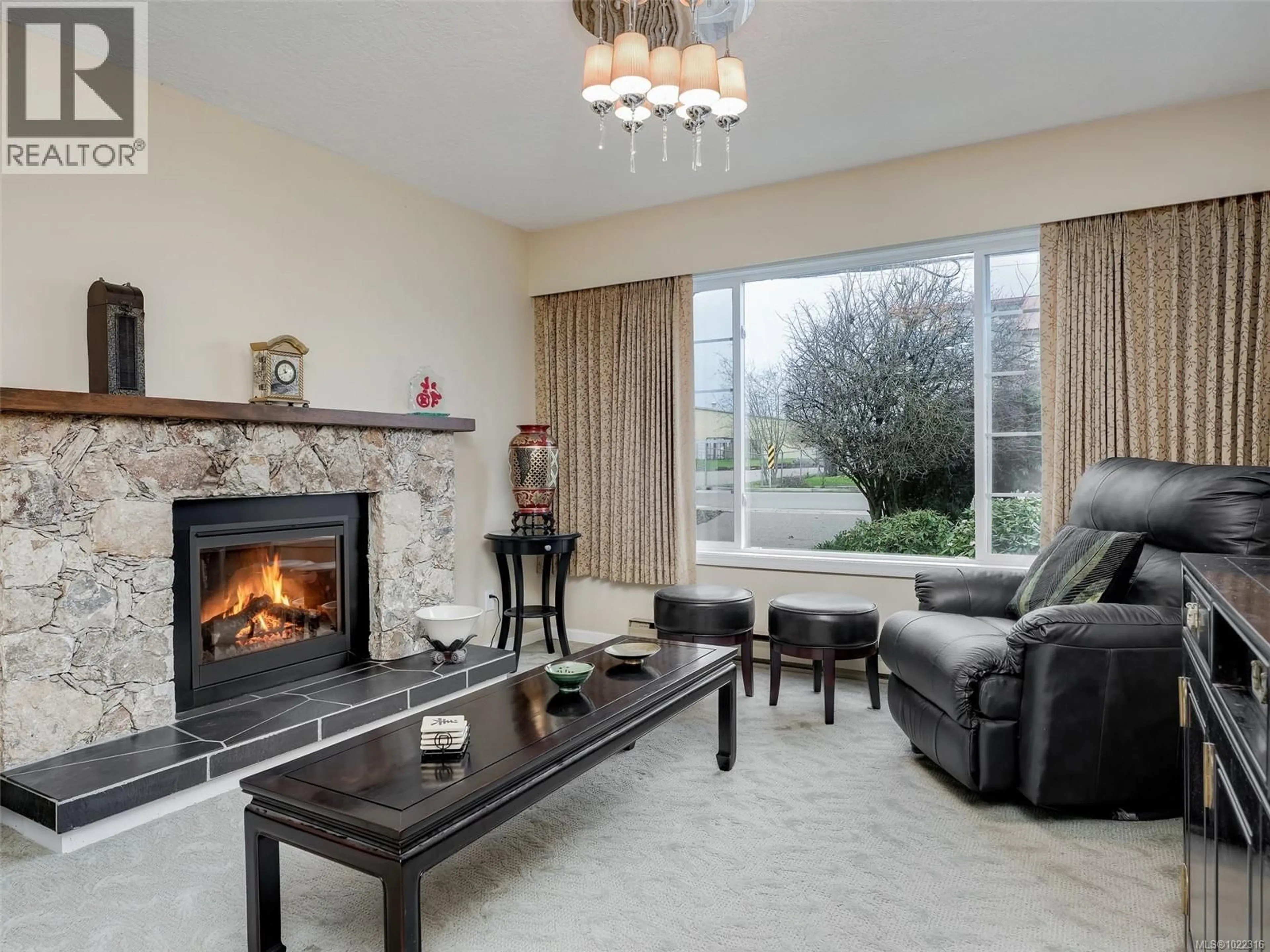 Living room with furniture, unknown for 9907 GALARAN ROAD, Sidney British Columbia V8L4G5