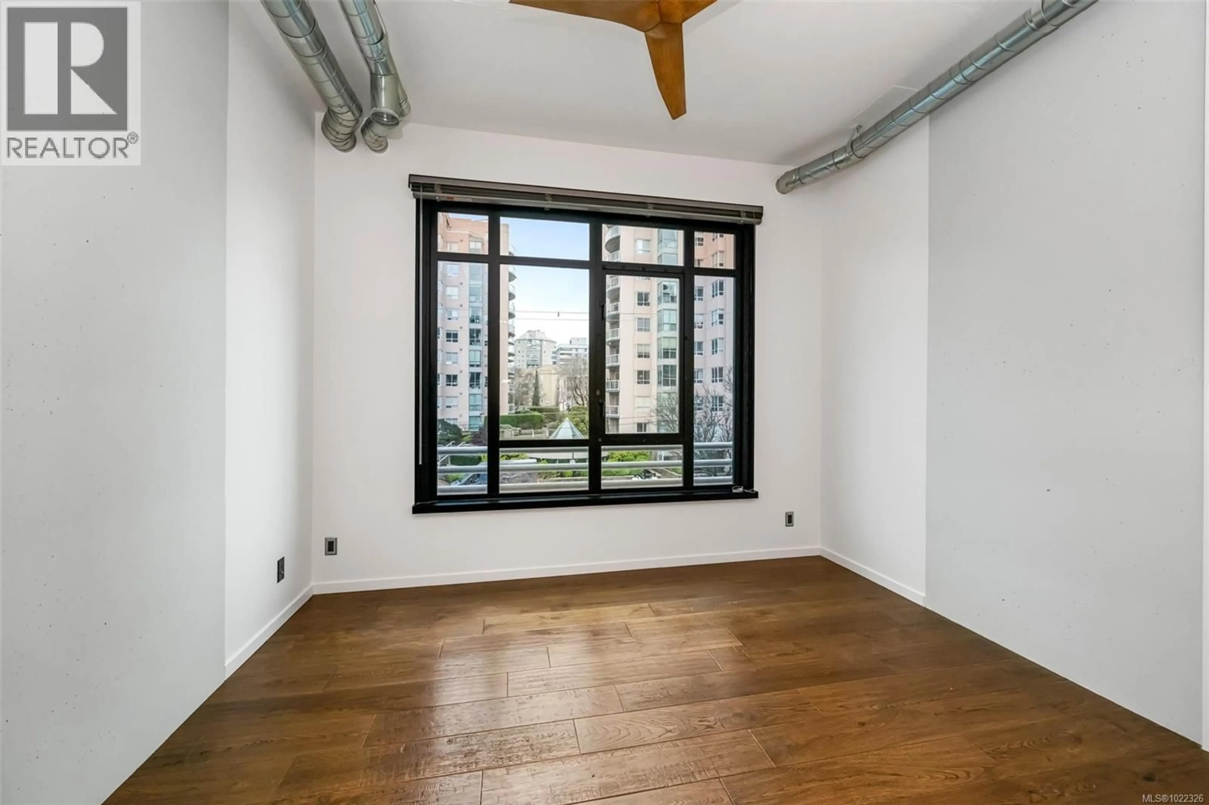 A pic of a room for 325 - 1029 VIEW STREET, Victoria British Columbia V8V4Y3