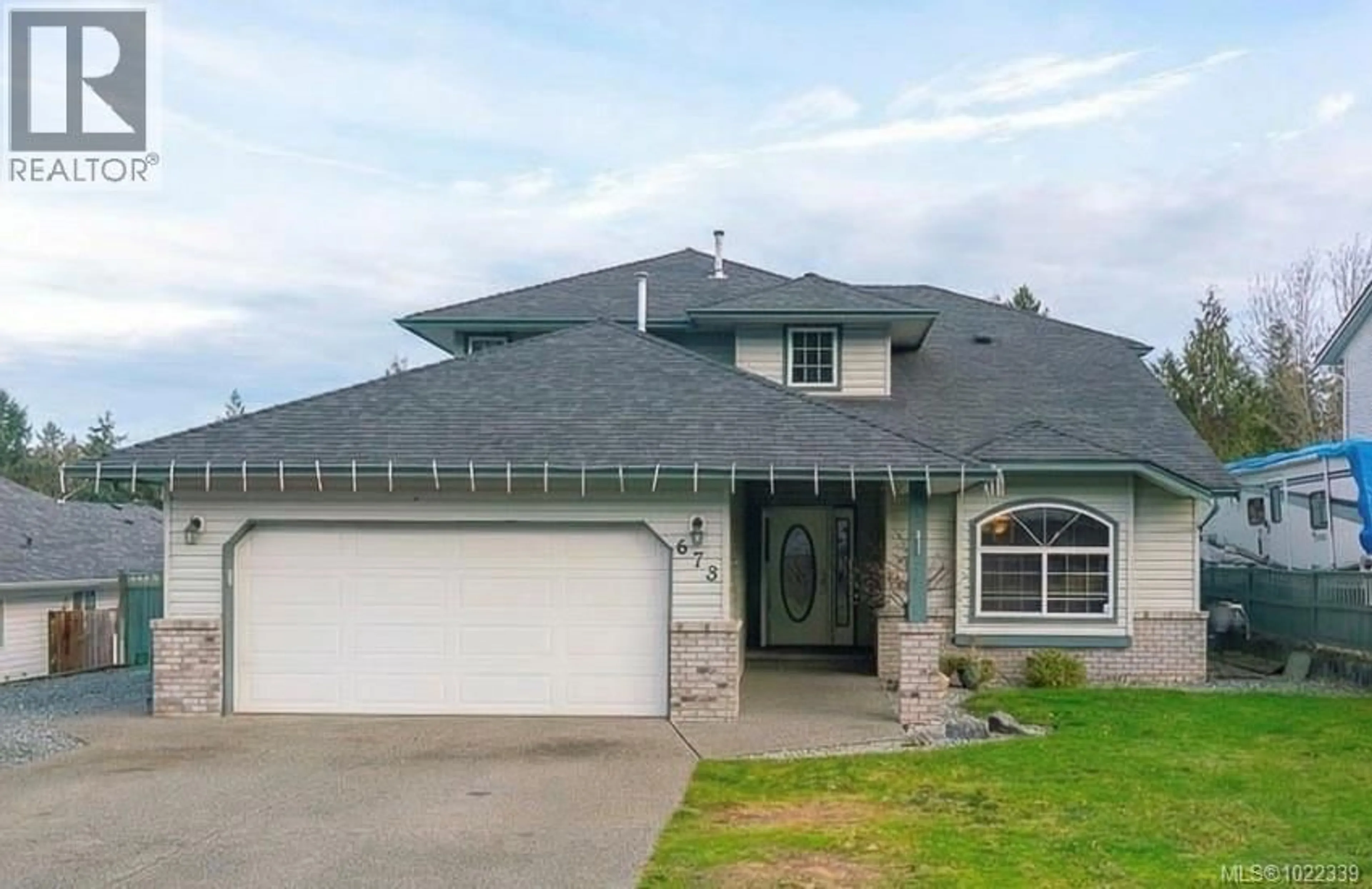 Home with vinyl exterior material, street for 973 OLIVER TERRACE, Ladysmith British Columbia V9G1R1