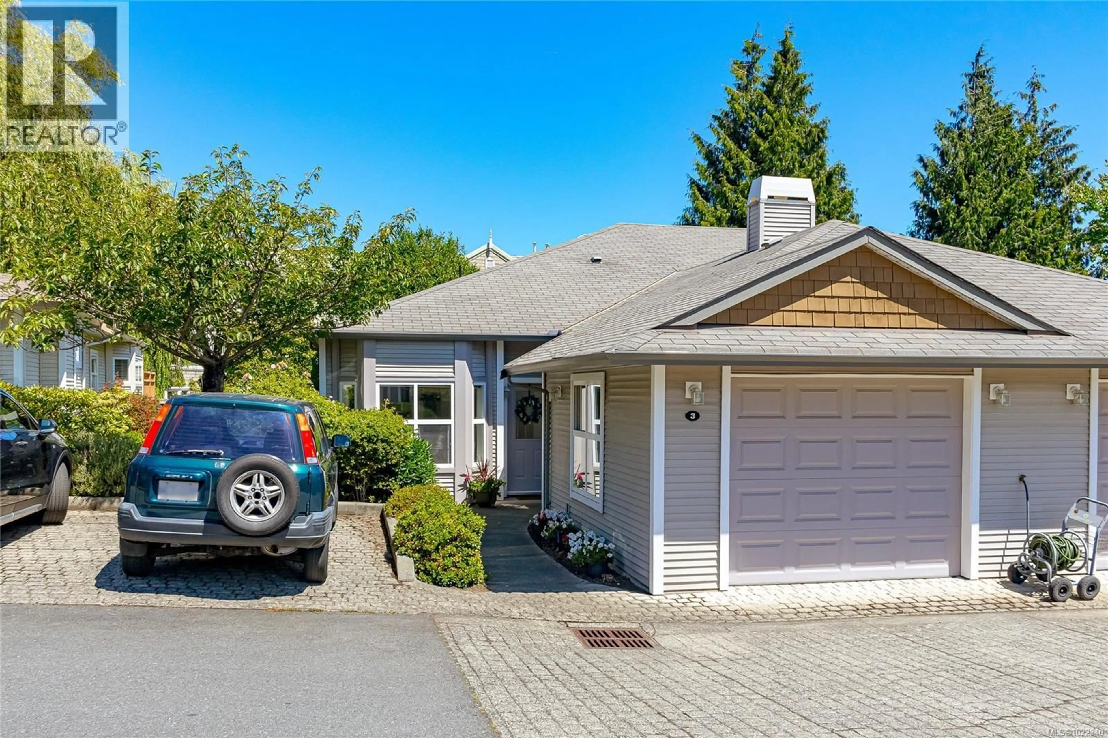 Home with vinyl exterior material, street for 3 - 3633 CEDAR HILL ROAD, Saanich British Columbia V8P3Z3