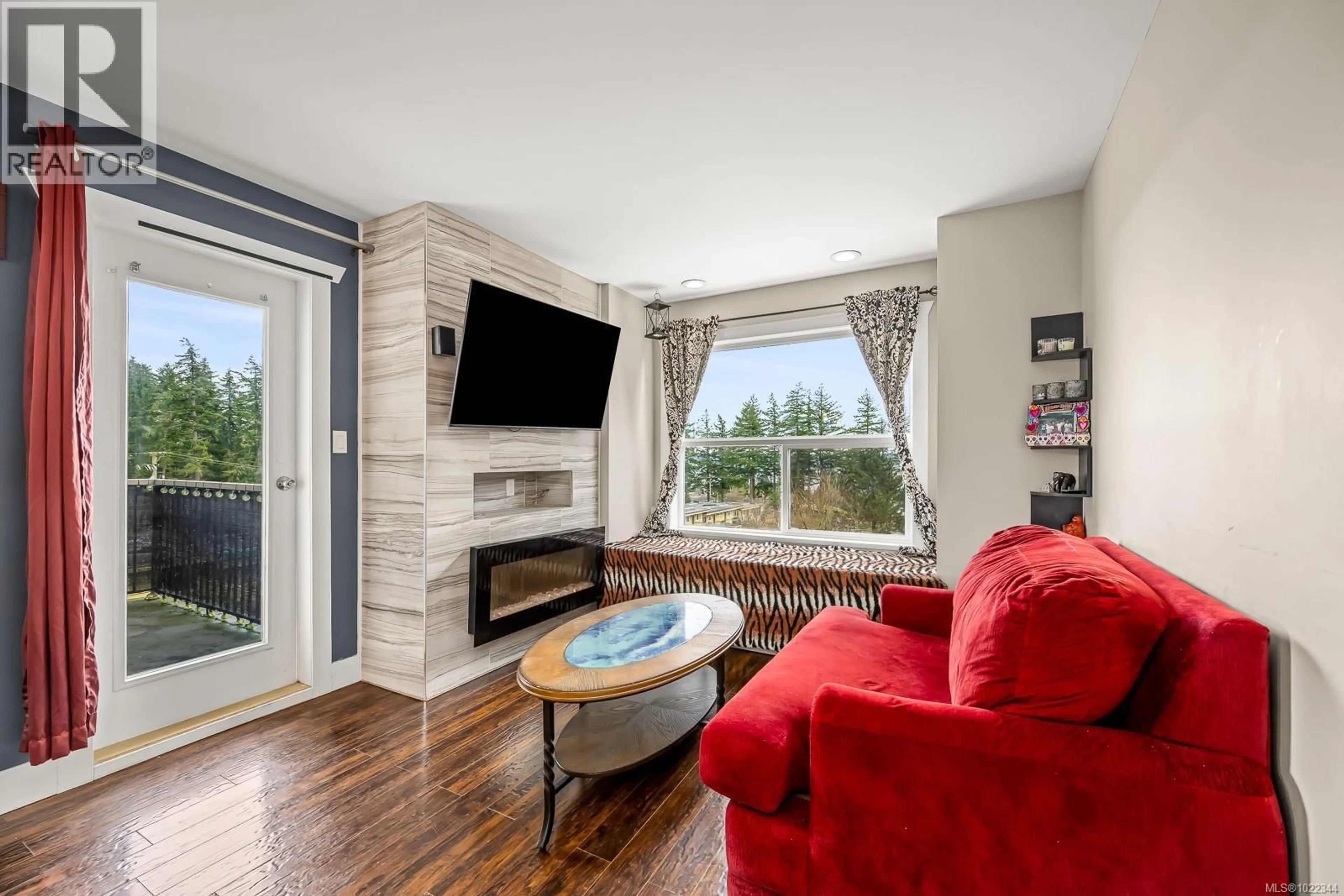 Living room with furniture, unknown for 409 - 282 BIRCH STREET, Campbell River British Columbia V9W2S3