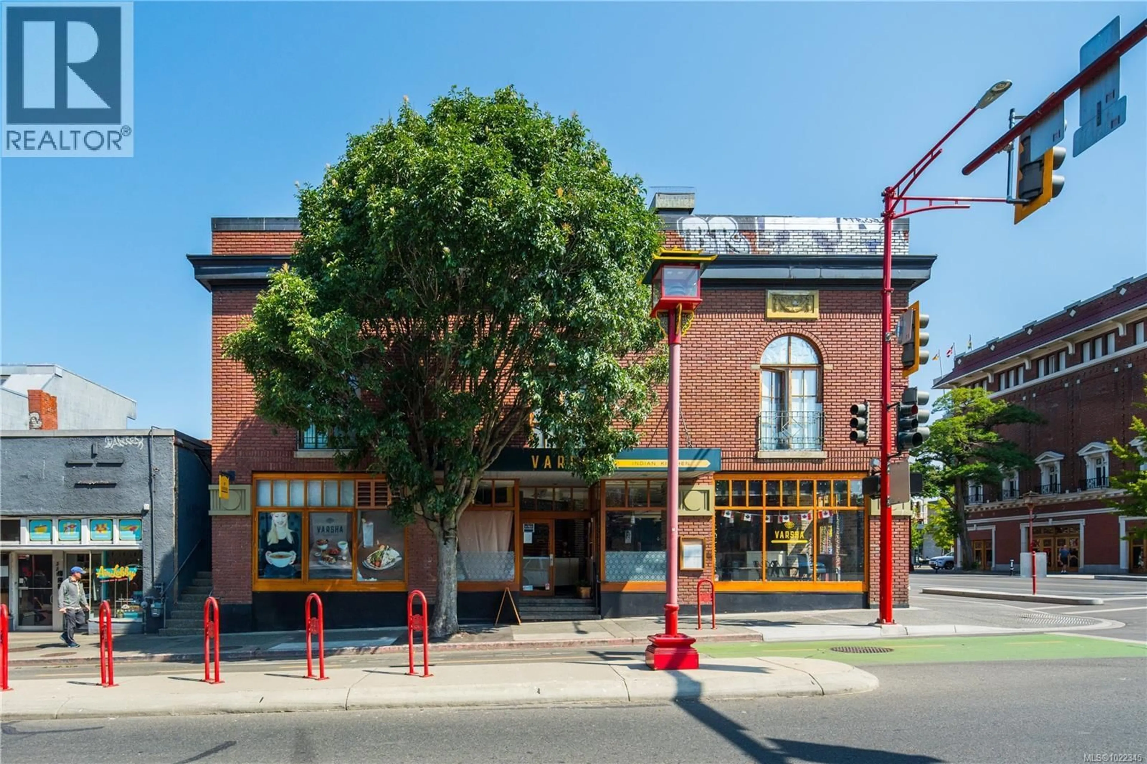 Patio, street for 204 - 588 PANDORA AVENUE, Victoria British Columbia V8W1N7